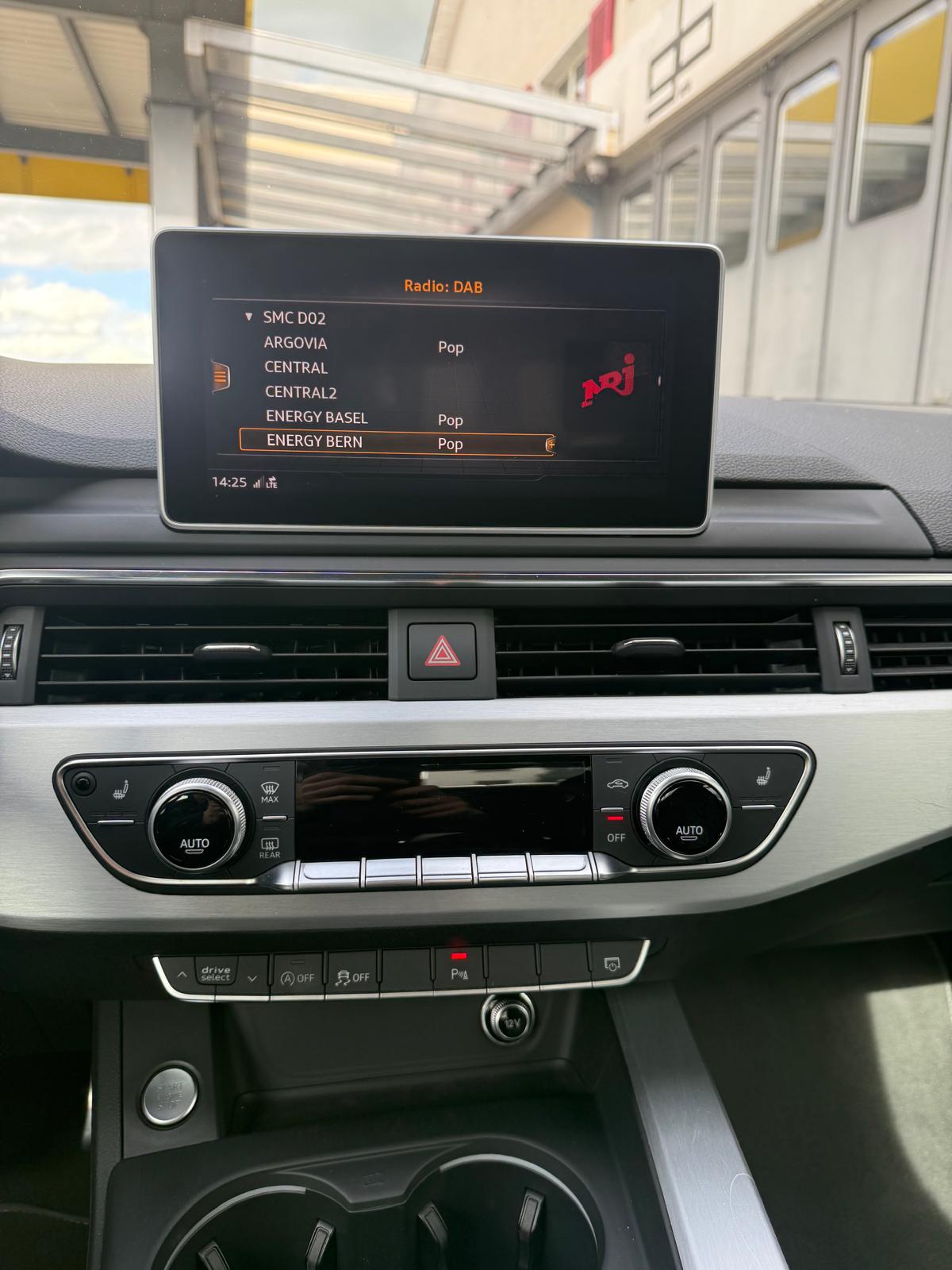 AUDI A5 Cabriolet 2.0 TFSI Sport quattro S-tronic-image-14