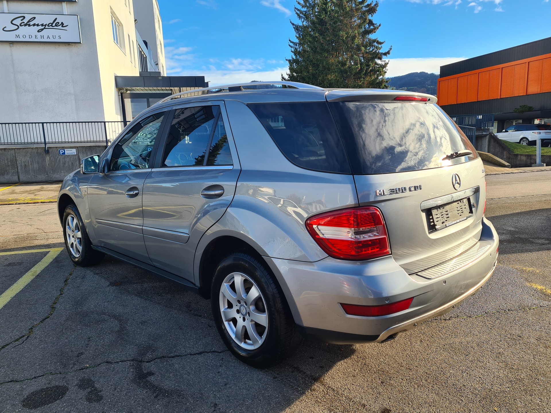 MERCEDES-BENZ ML 300 CDI Blue Eff. My Star 4Matic 7G-Tronic-image-4