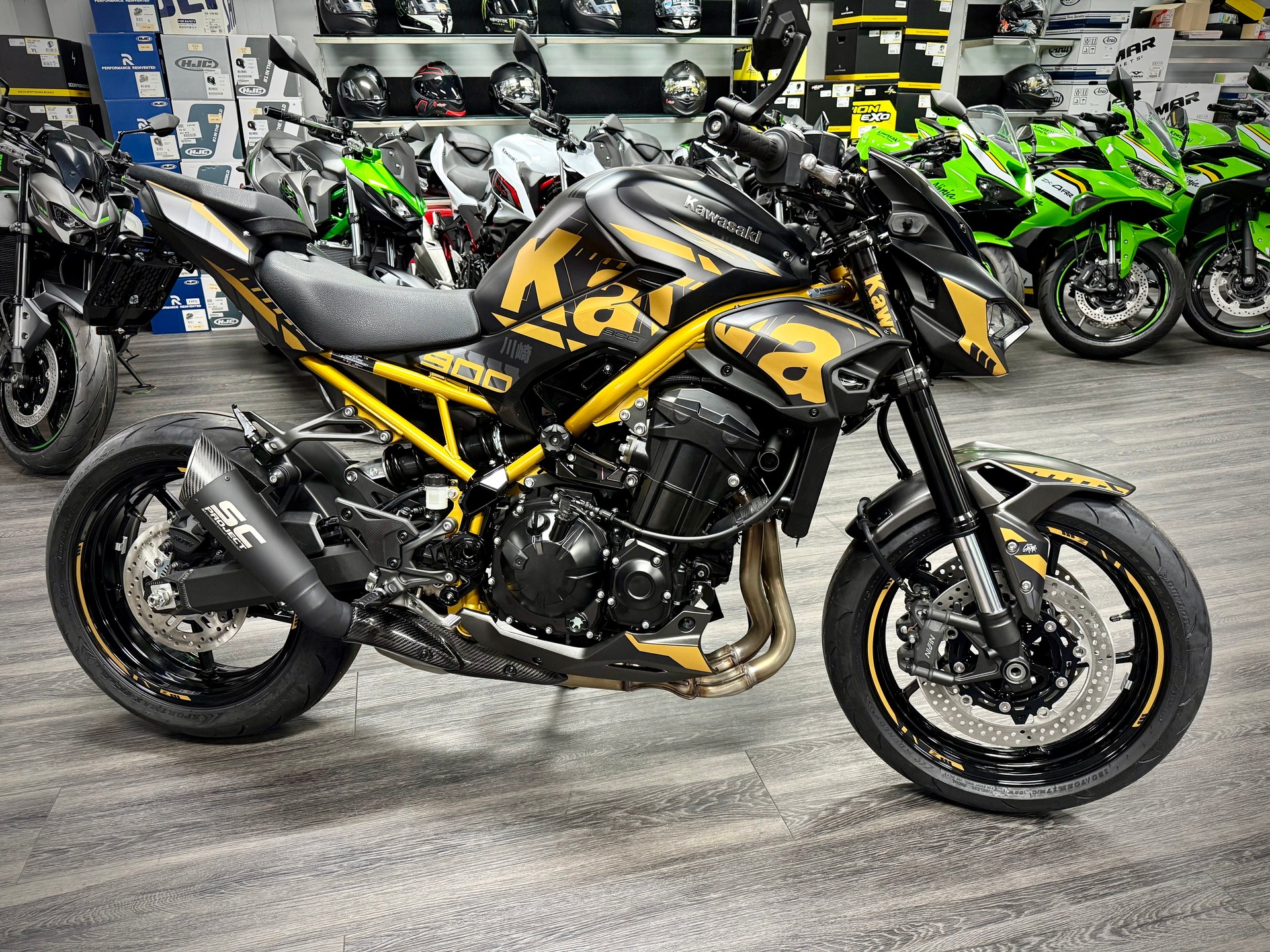 KAWASAKI Z 900 (35kW) Special Gold Edition-image-0