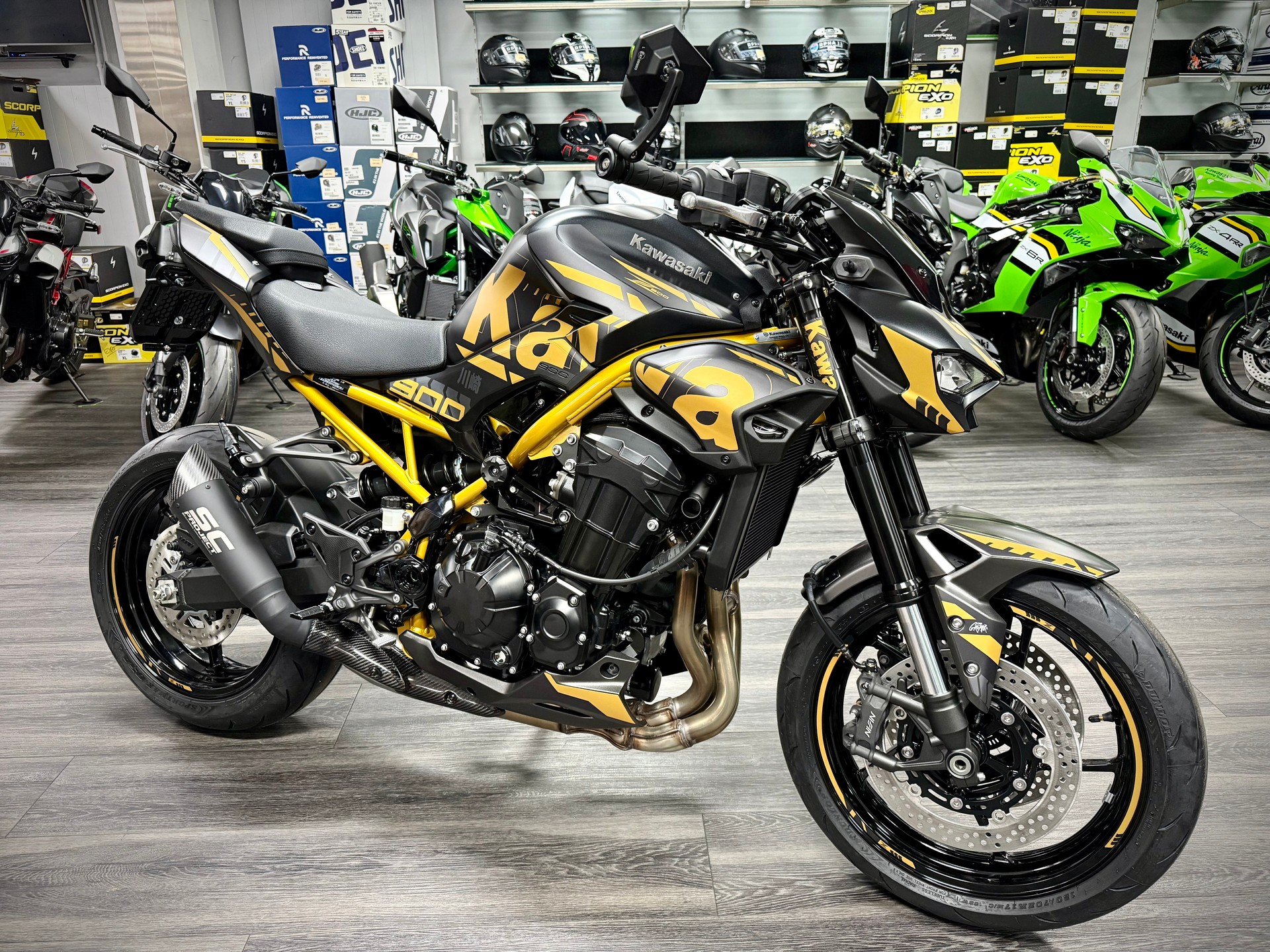 KAWASAKI Z 900 (35kW) Special Gold Edition-image-1