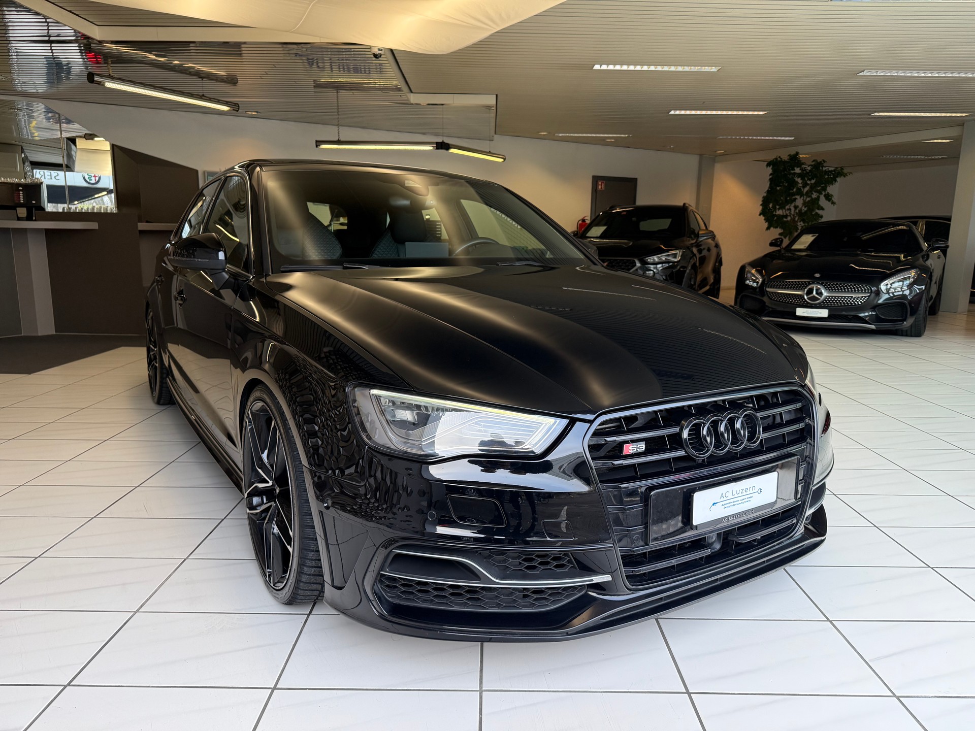 AUDI S3 Sportback 2.0 TFSI quattro S-tronic-showroom-element-3