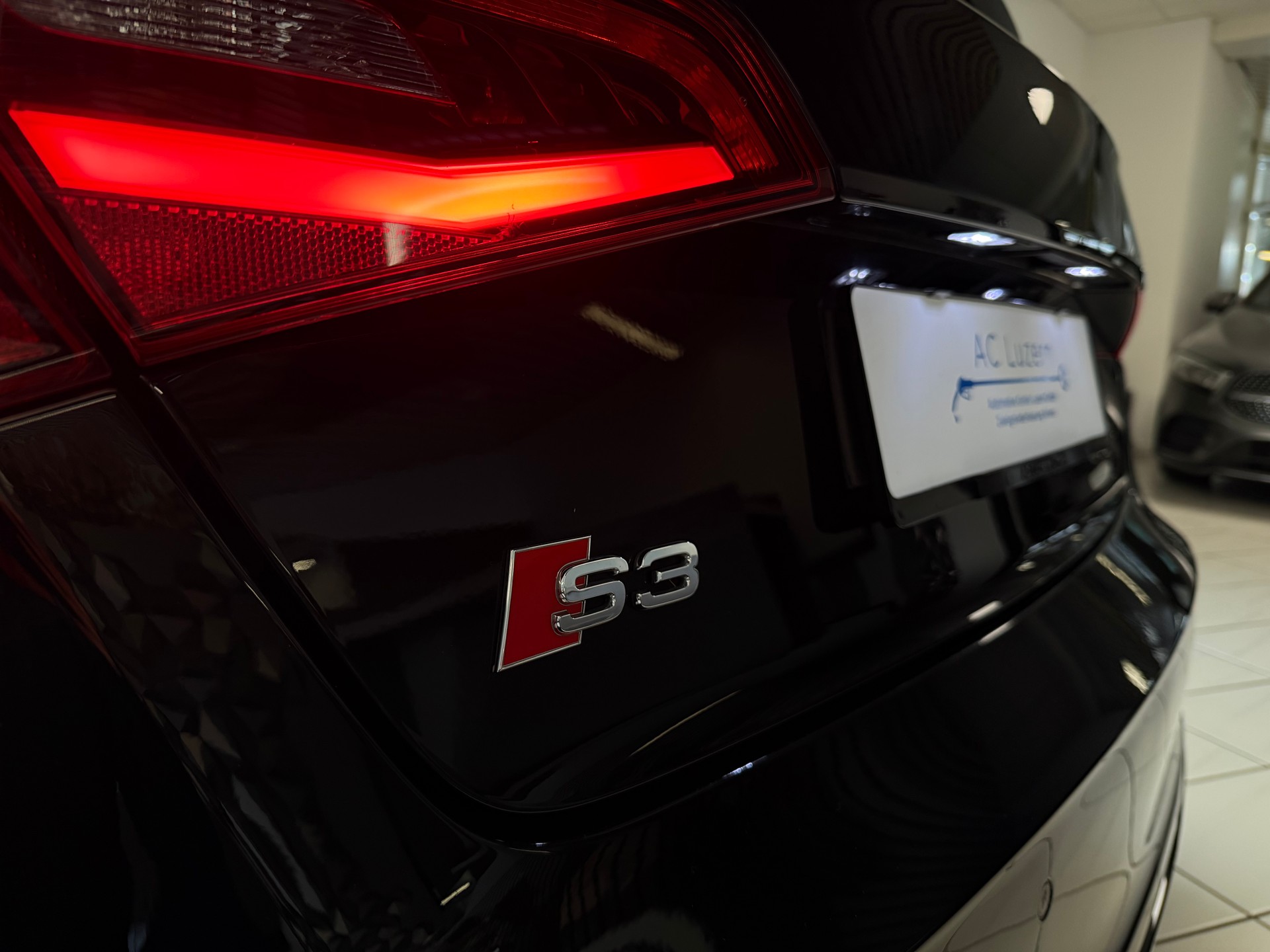 AUDI S3 Sportback 2.0 TFSI quattro S-tronic-image-22