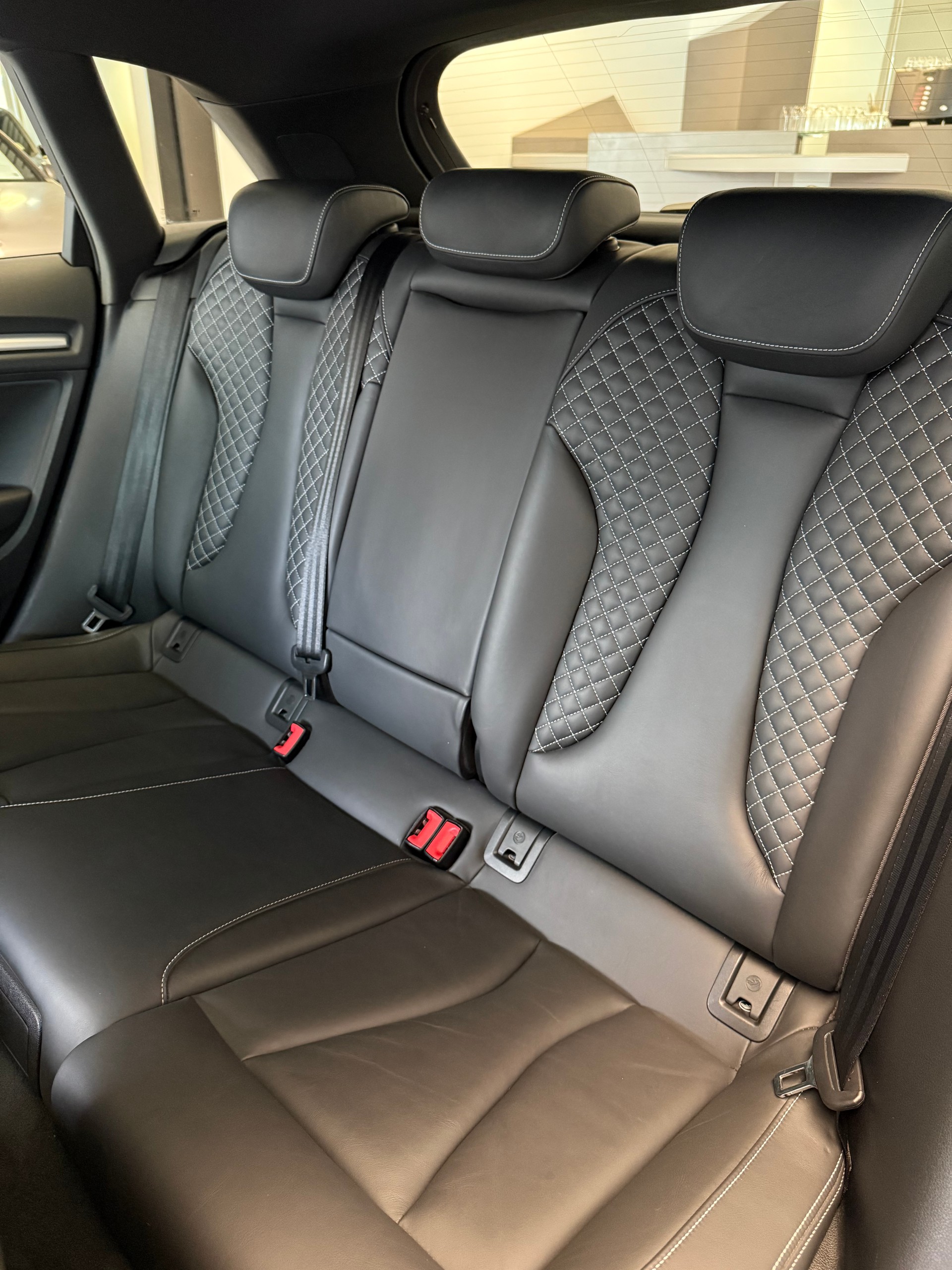 AUDI S3 Sportback 2.0 TFSI quattro S-tronic-image-7