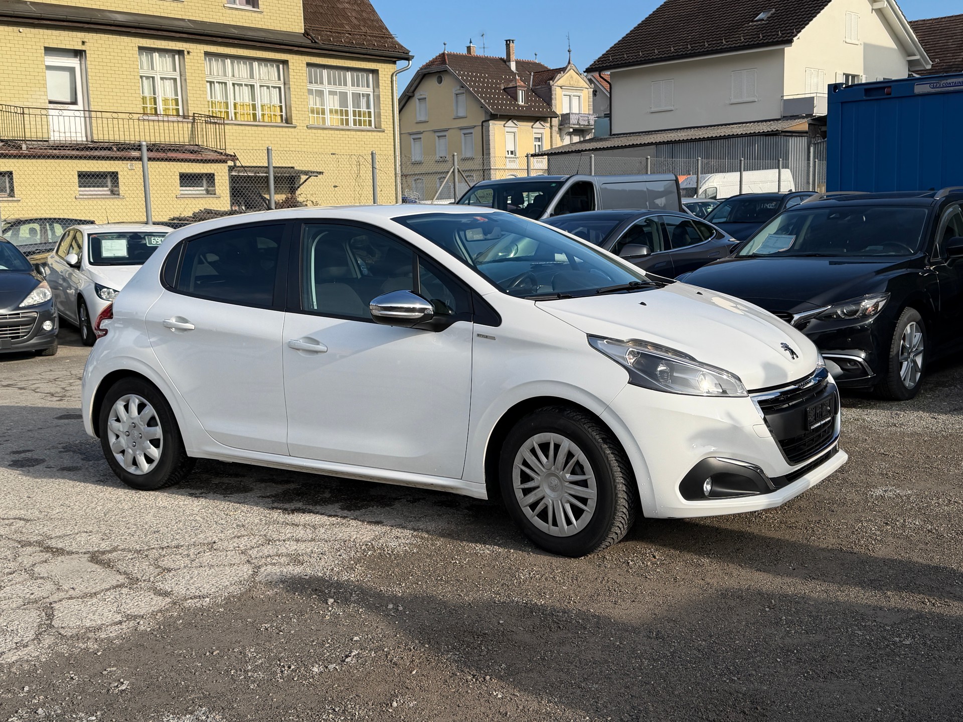 PEUGEOT 208 1.2 PureTech Style-image-4