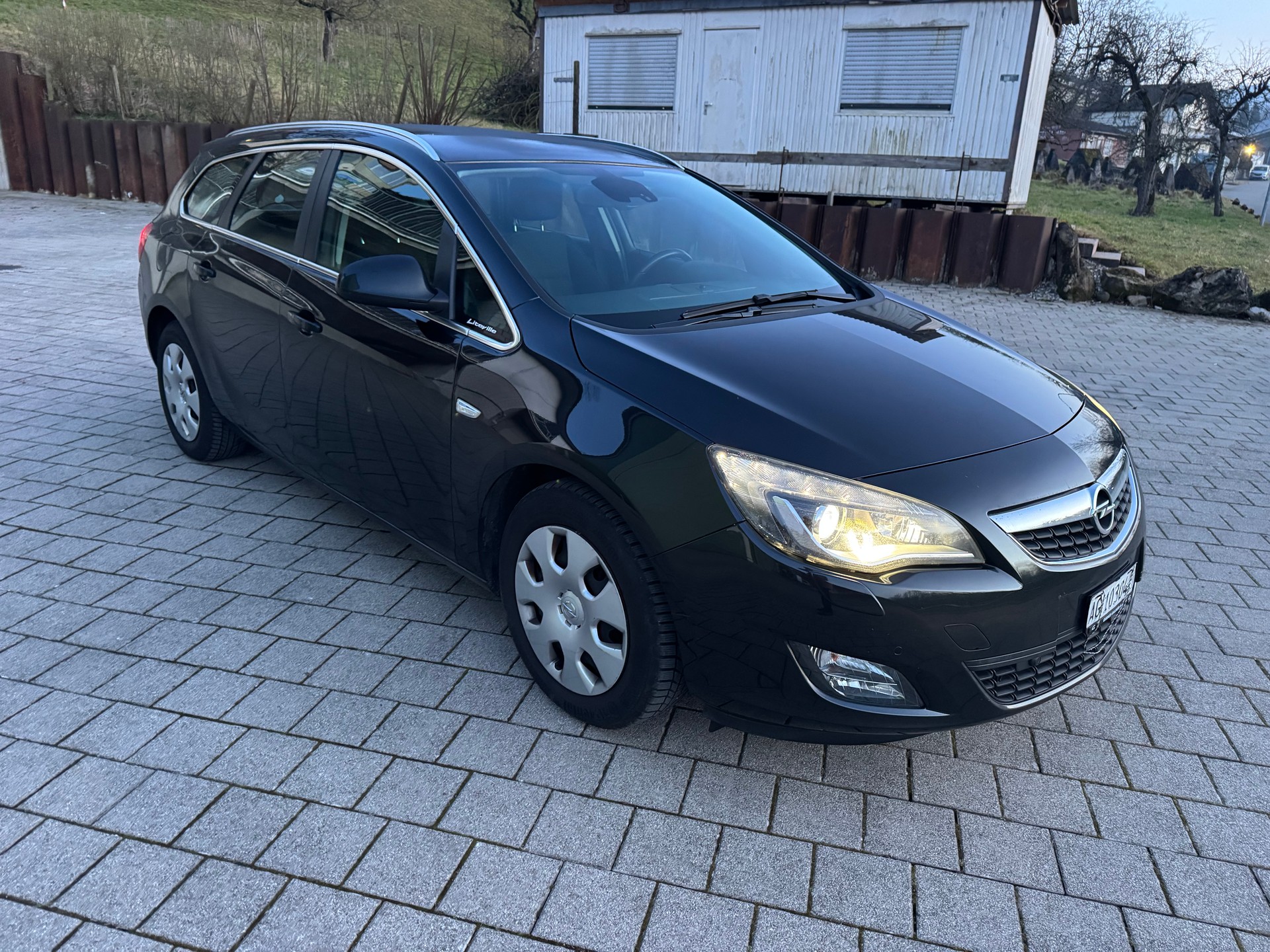 OPEL Astra SportsTourer 1.6i 16V Turbo Sport