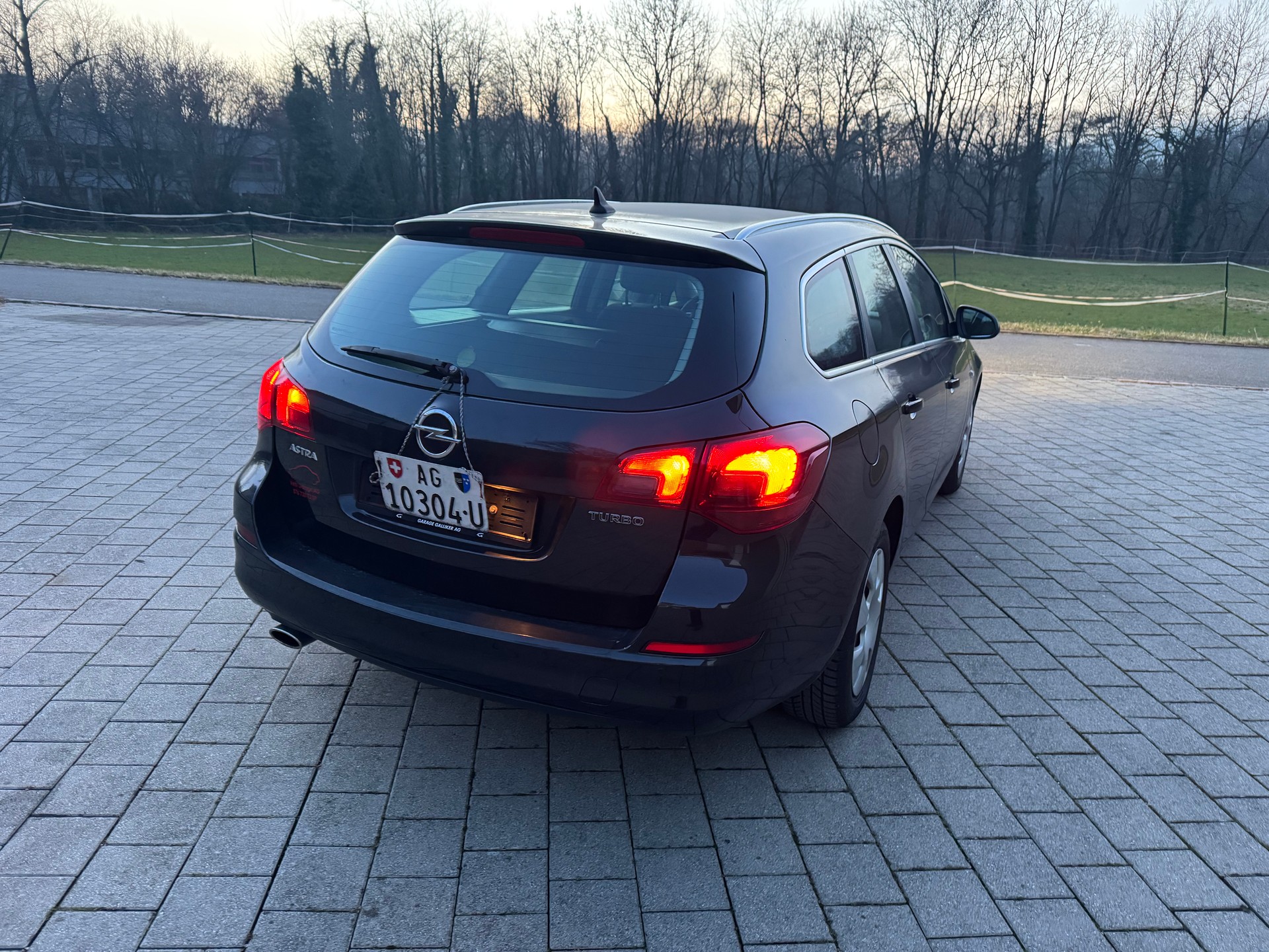 OPEL Astra SportsTourer 1.6i 16V Turbo Sport-image-3
