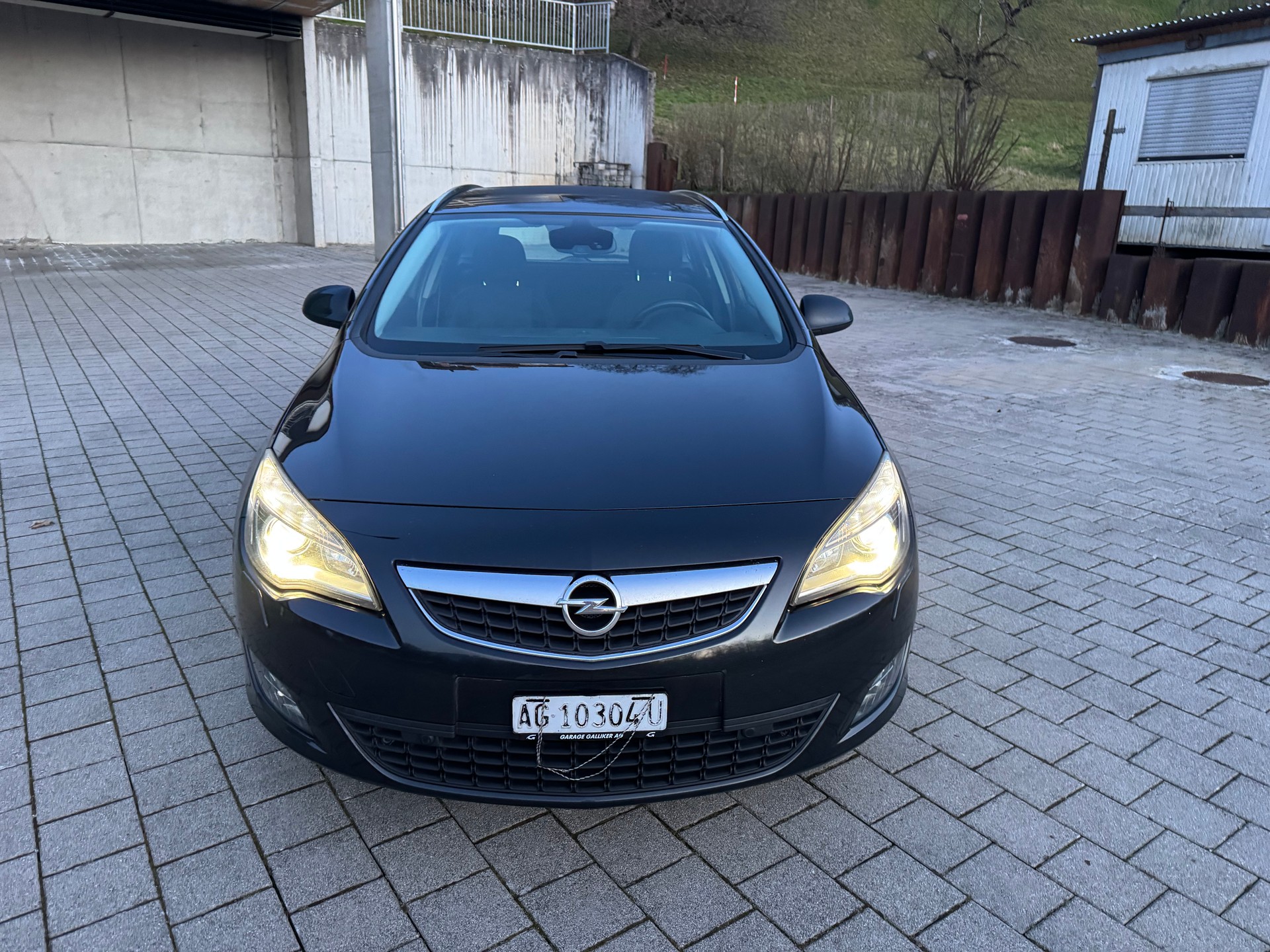 OPEL Astra SportsTourer 1.6i 16V Turbo Sport-image-1
