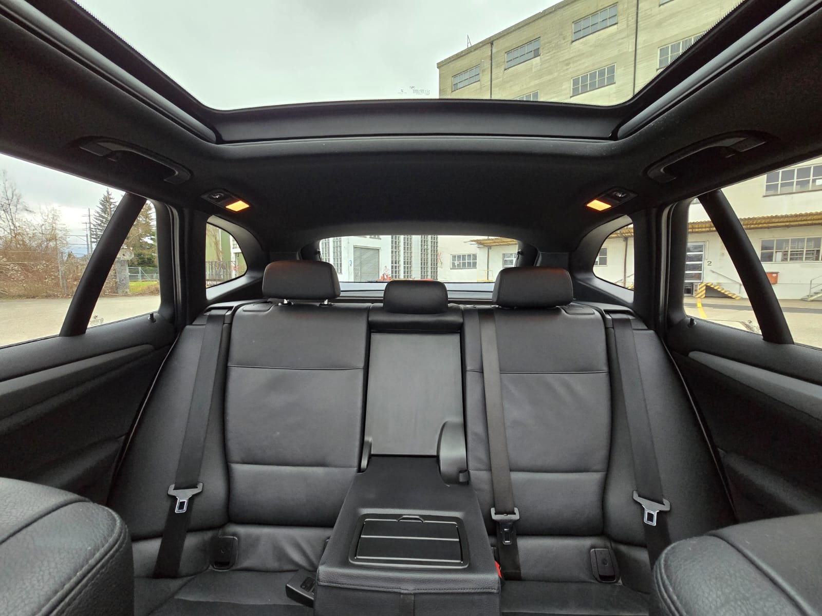 BMW X1 xDrive 20i M-Sportpaket-image-11