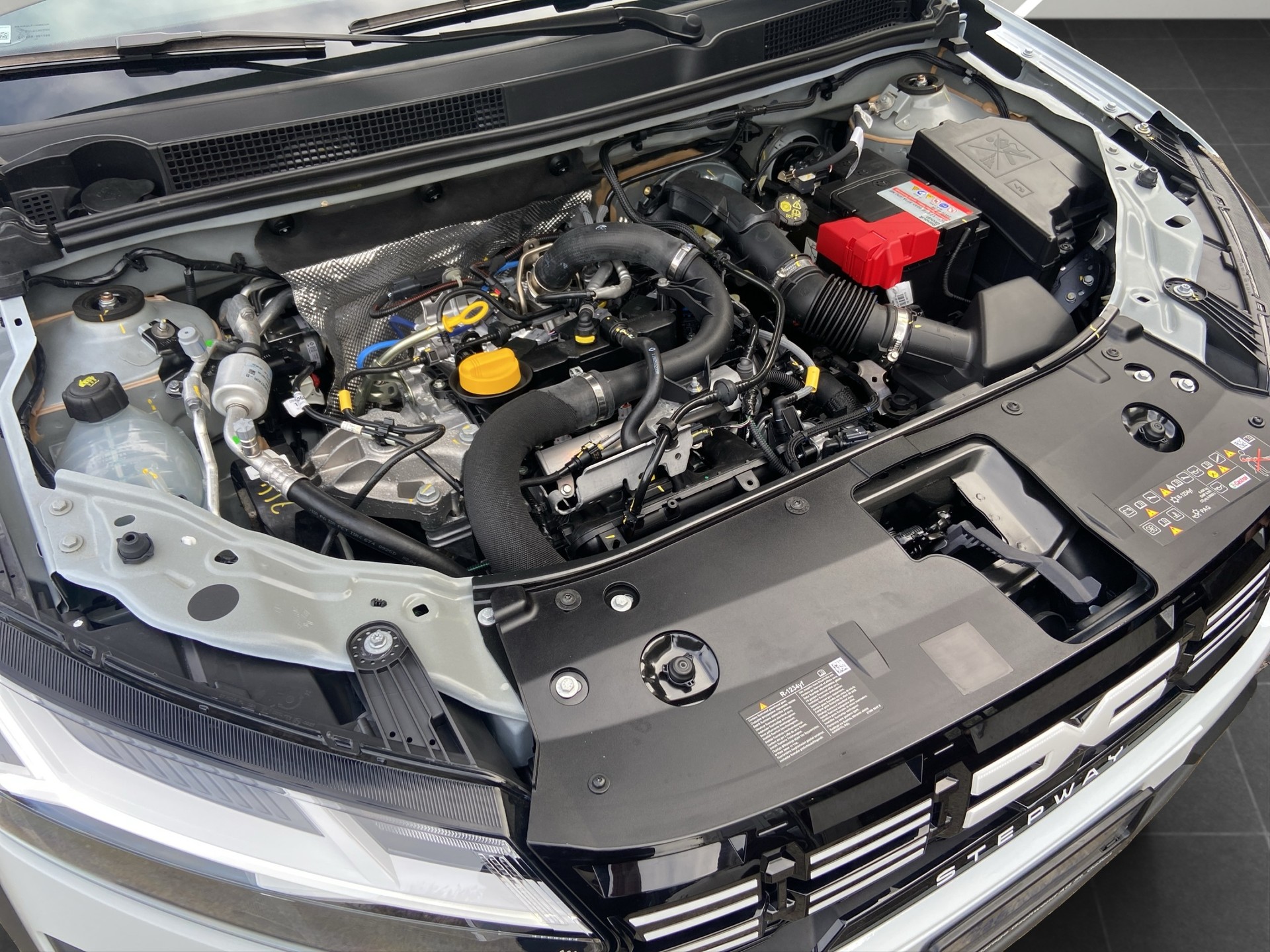 DACIA Sandero Stepway TCe 90 Extreme+ CVT-image-13