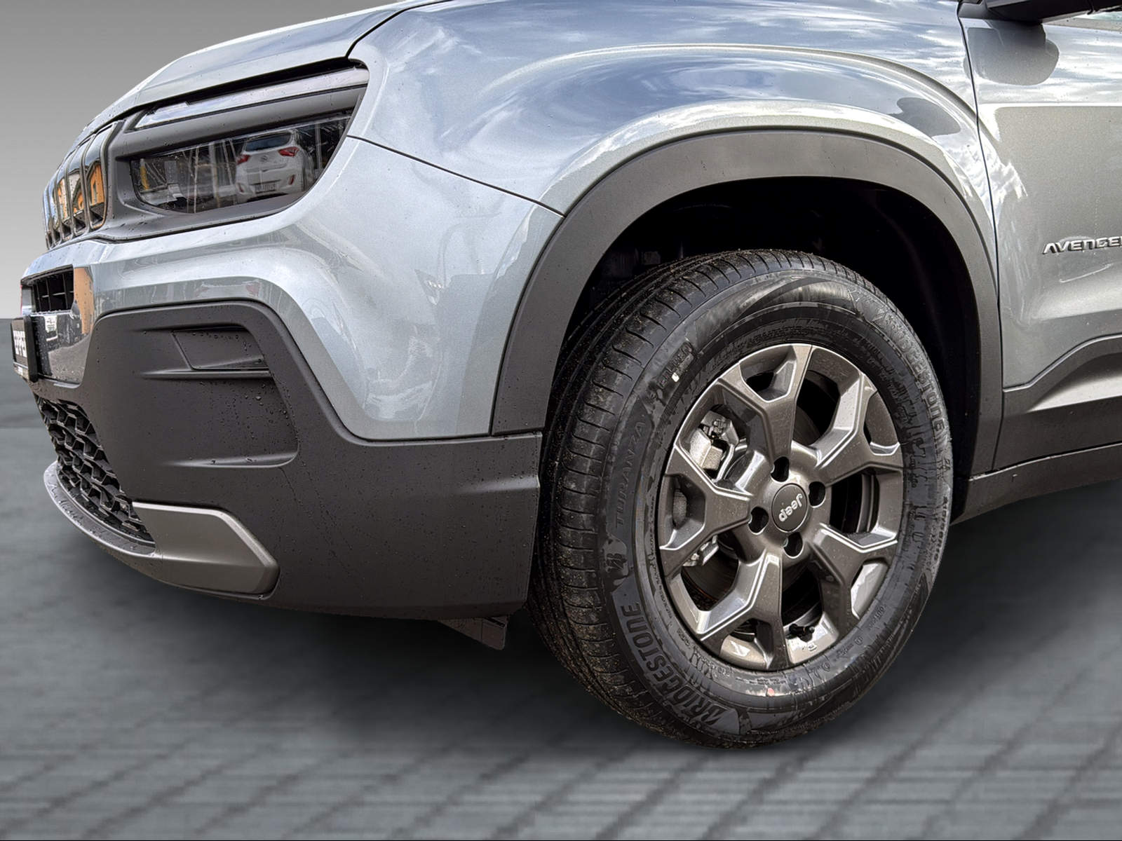 JEEP Avenger 1.2 MHEV Longitude Black Kite-showroom-element-3