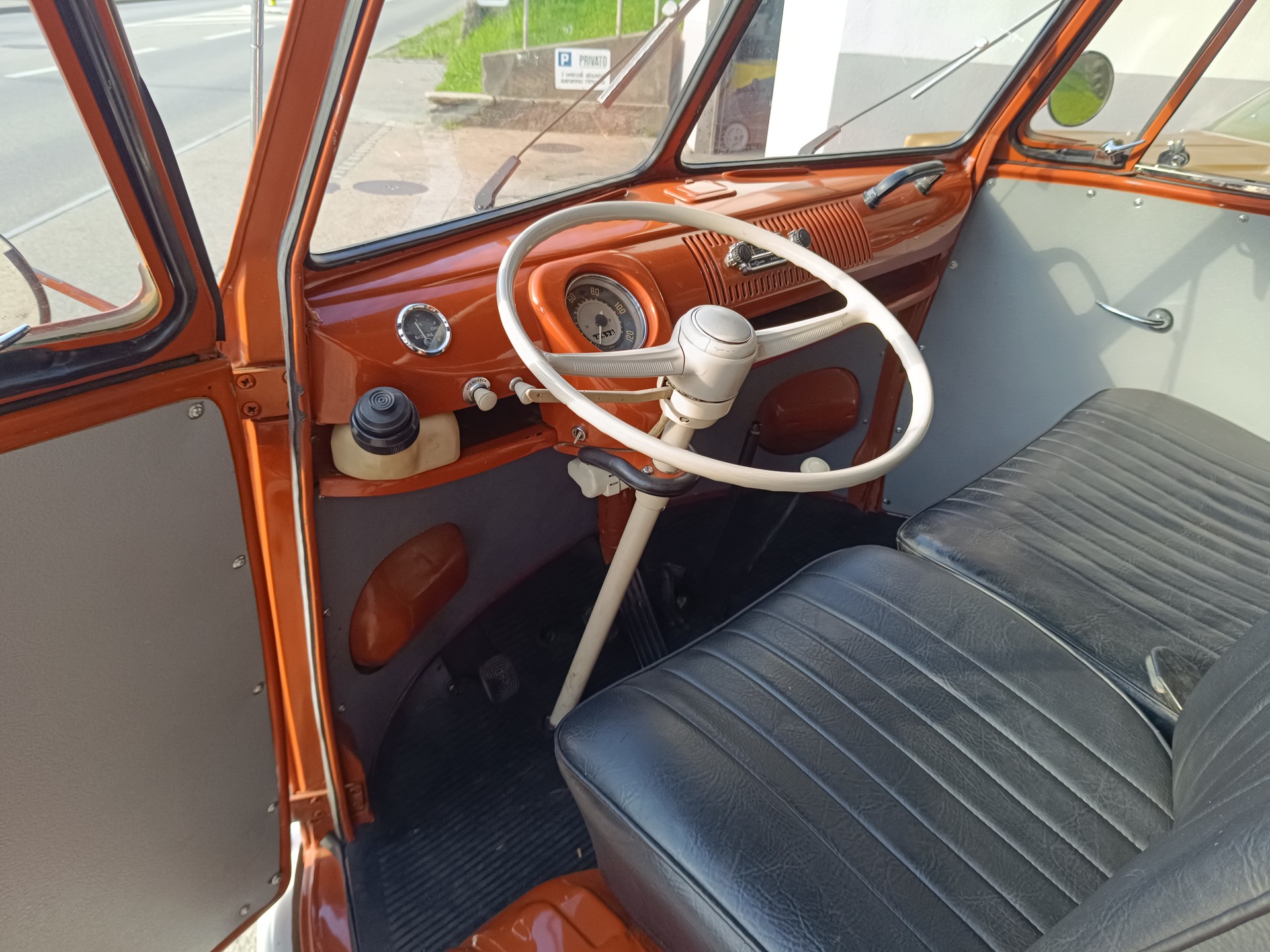 VW T1-image-4