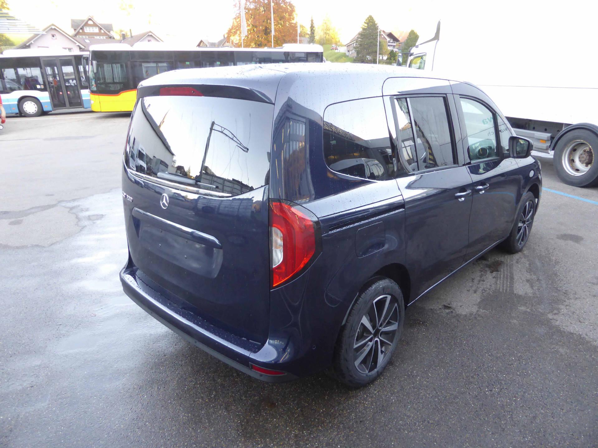 MERCEDES-BENZ Premium Plus Van S-image-6