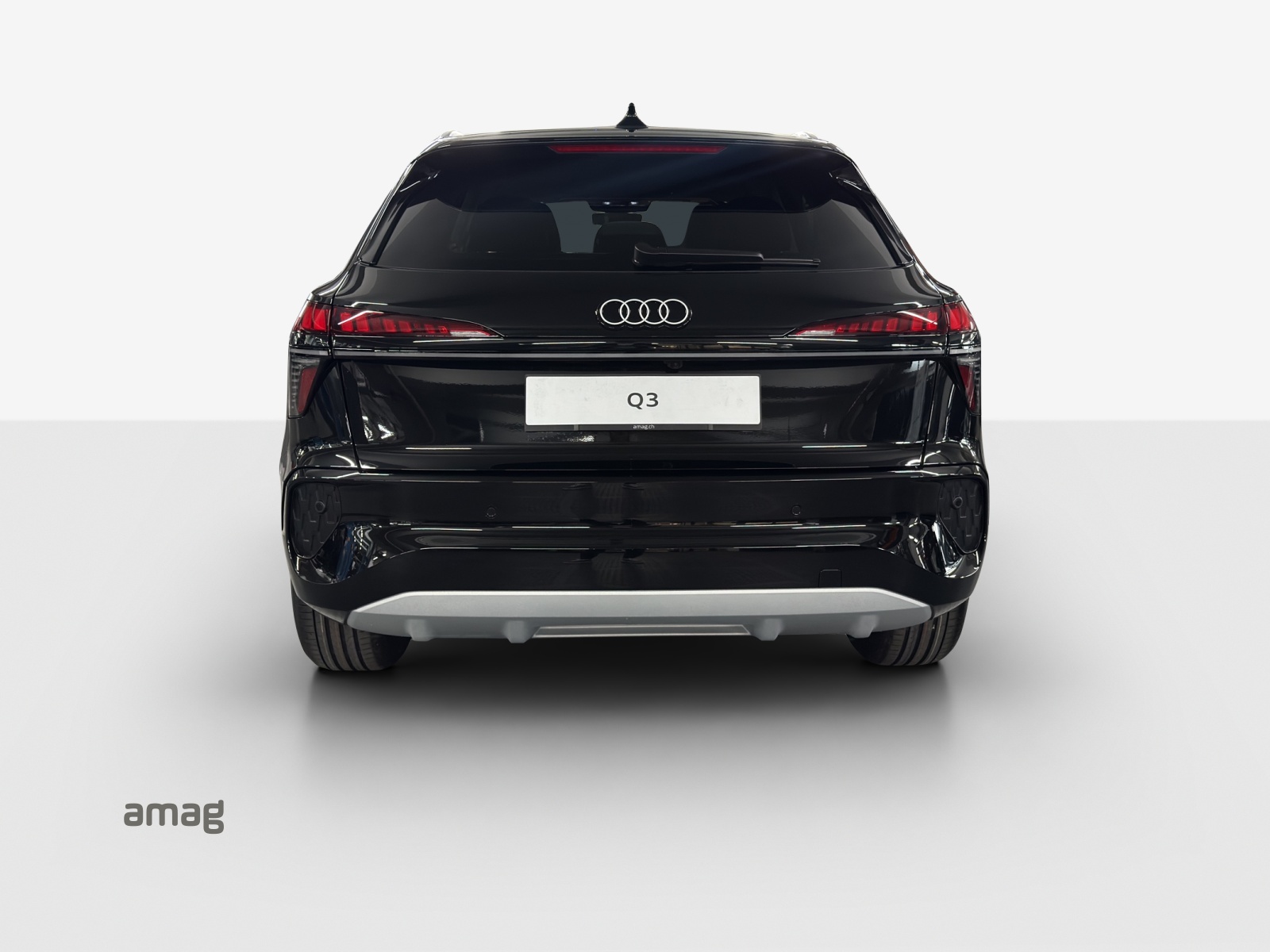 AUDI Q3 SUV 110 kW TFSI S tronic-showroom-element-3