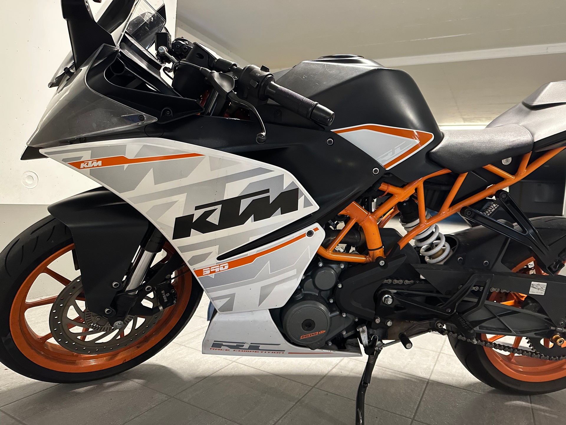 KTM RC 390 ABS-image-5