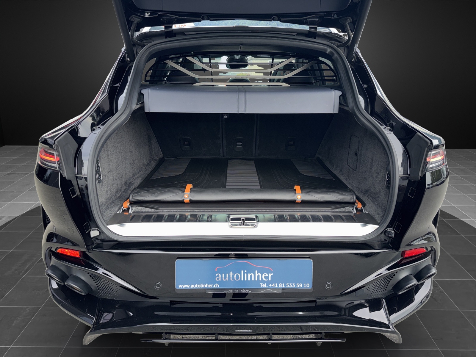 ASTON MARTIN DBX 707 4.0 V8-image-12