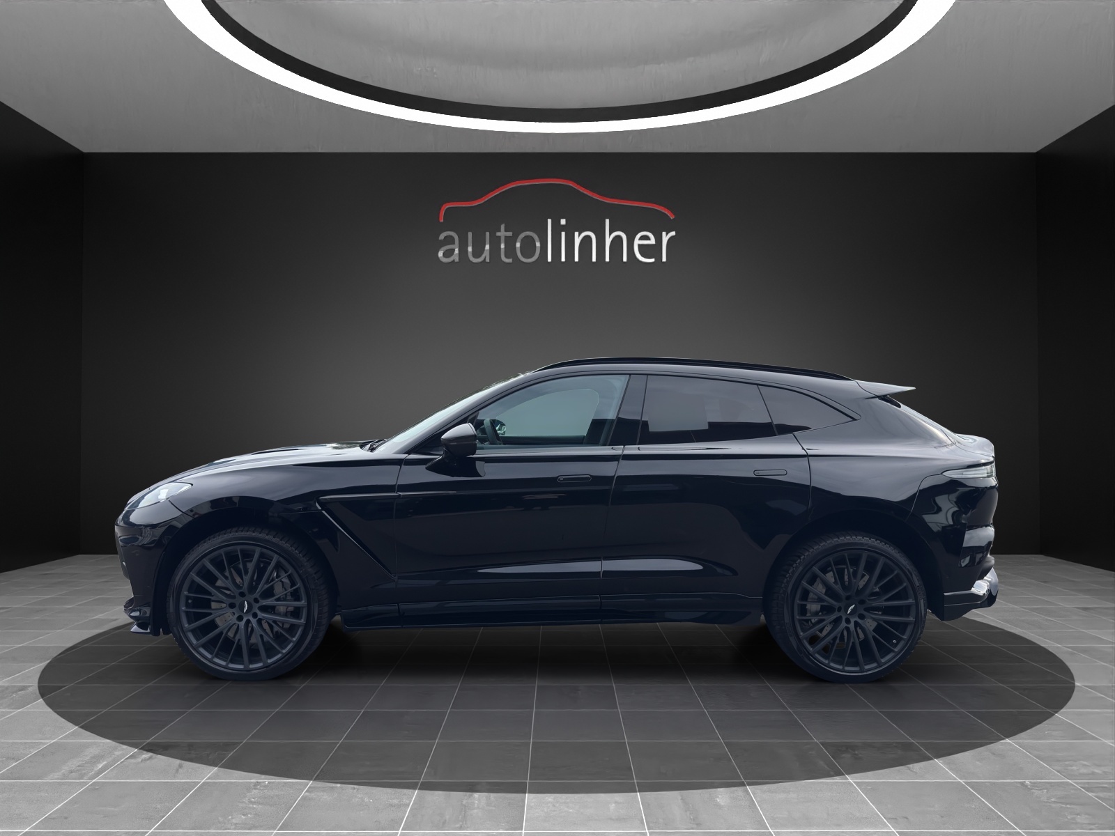 ASTON MARTIN DBX 707 4.0 V8-showroom-element-1