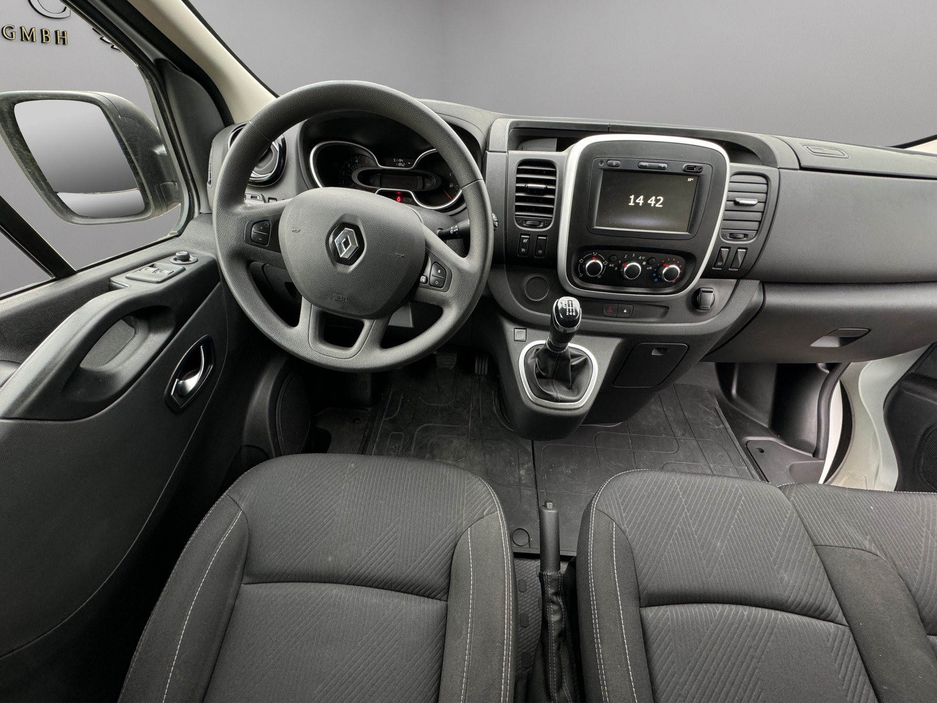 RENAULT Trafic 2.0 Energy dCi 120 3.0t Business L1H1-image-8