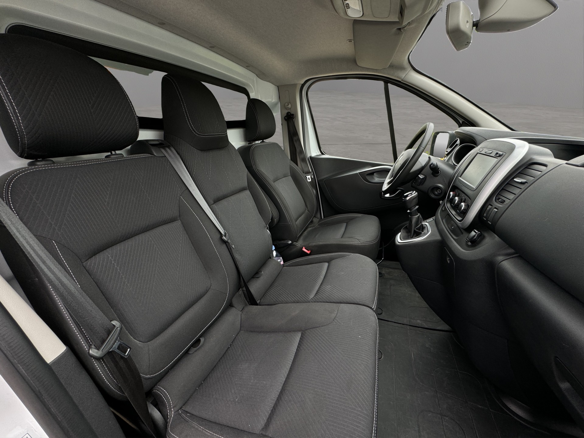 RENAULT Trafic 2.0 Energy dCi 120 3.0t Business L1H1-image-9