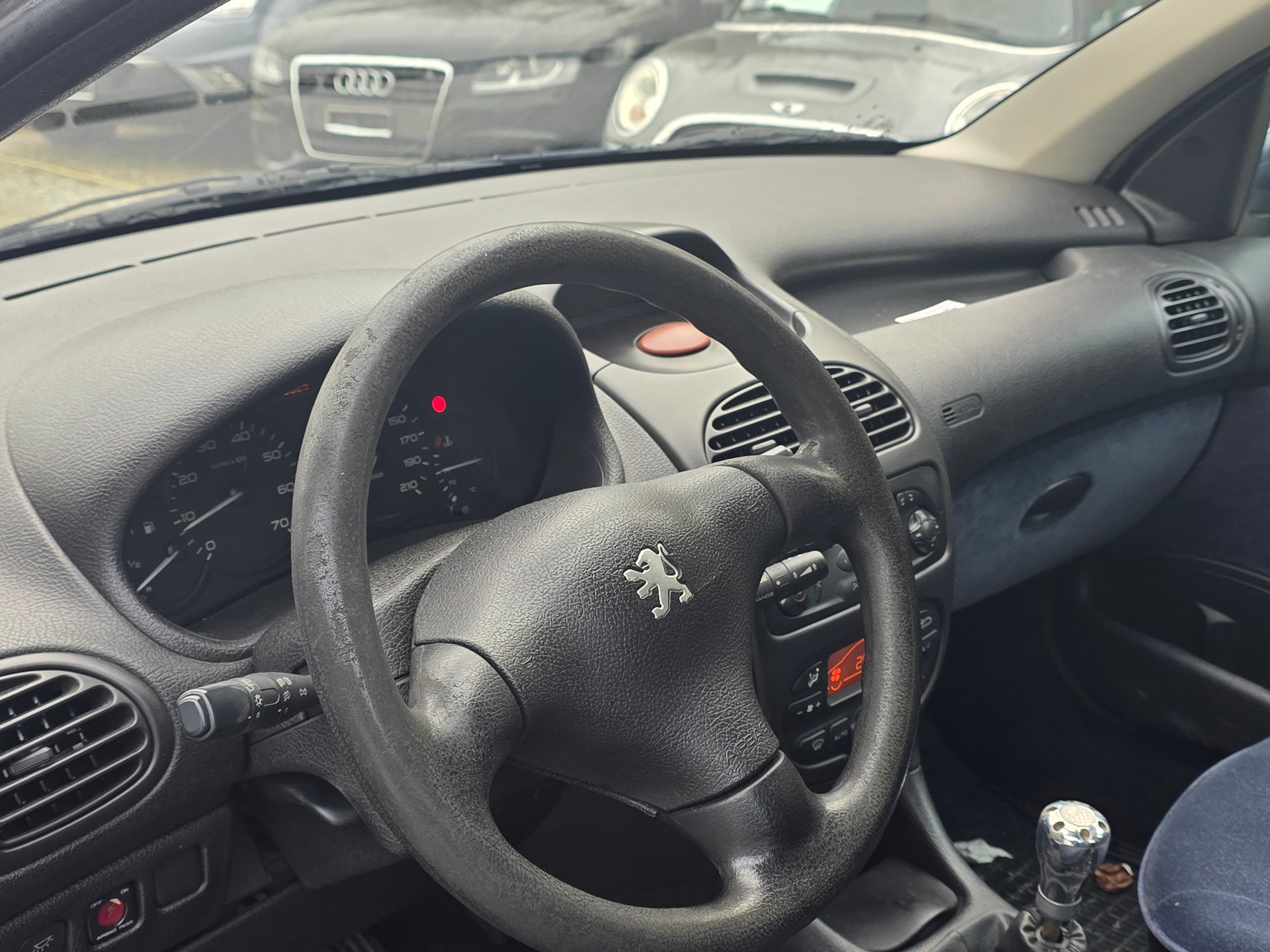 PEUGEOT 206 1.4 XT-image-10