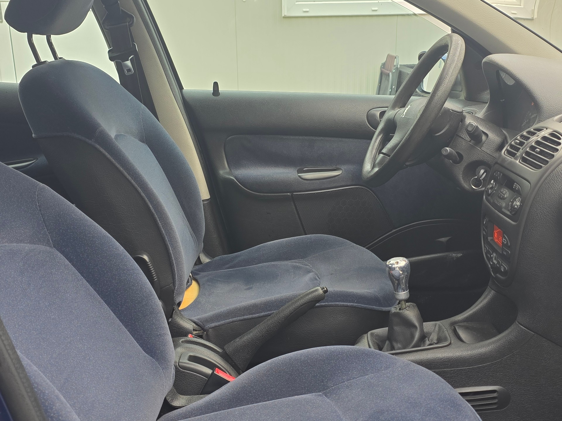PEUGEOT 206 1.4 XT-image-14