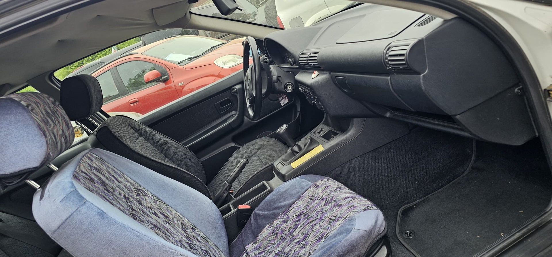 BMW 318ti Compact-image-9