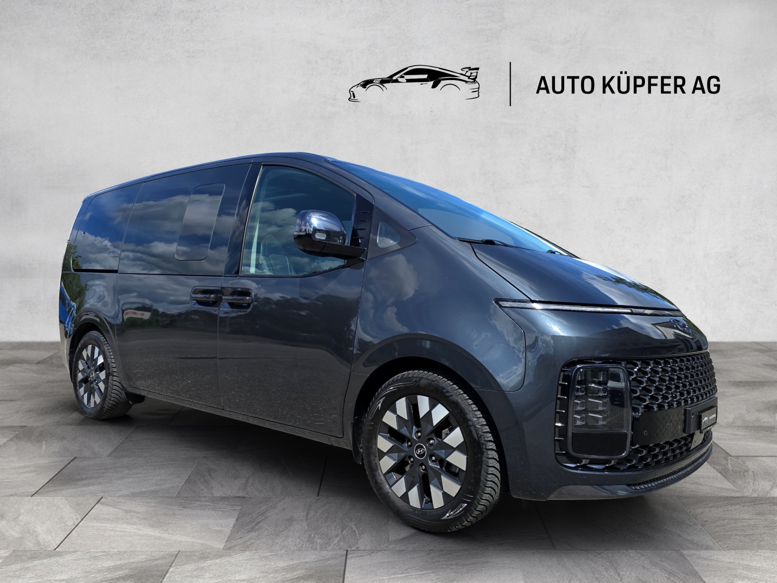 HYUNDAI Staria Premium 2.2 CRDi SINATURE Edition-showroom-element-1