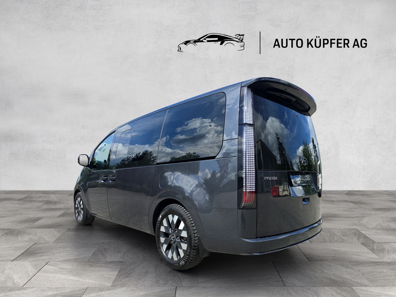 HYUNDAI Staria Premium 2.2 CRDi SINATURE Edition-showroom-element-3