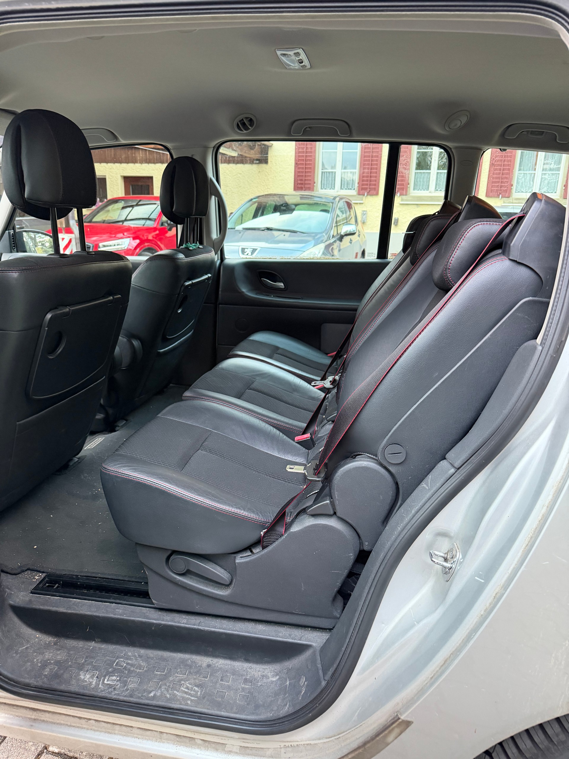 RENAULT Espace 2.0 dCi Expression Automatic-image-7