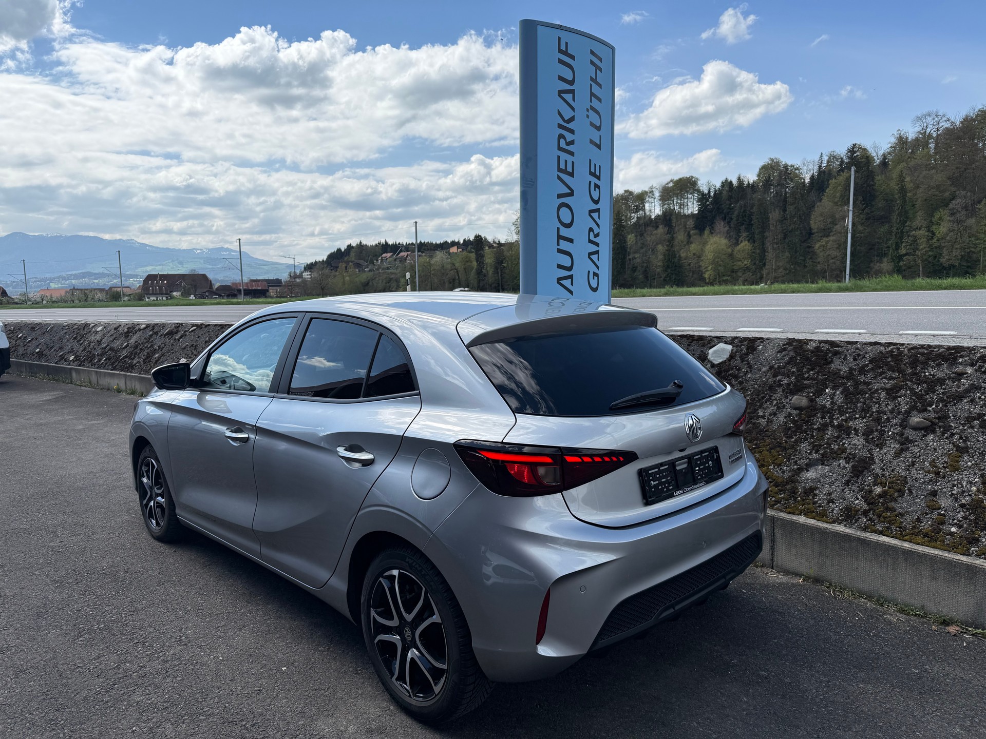 MG 3 1.5 Hybrid Luxury Aut.-image-1