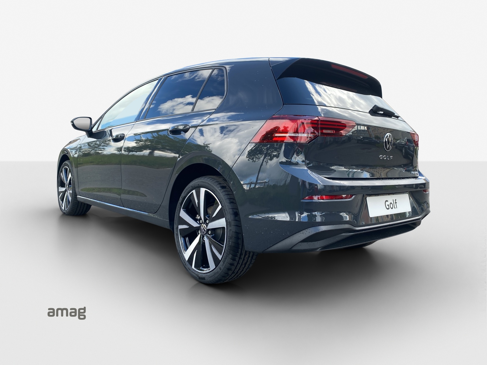 VW Golf 1.5 TSI PHEV Life-showroom-element-2