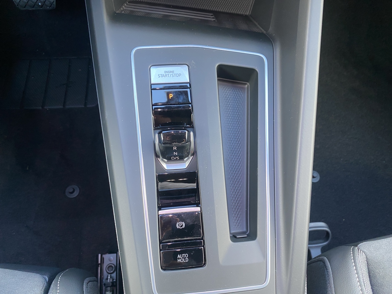 VW Golf 1.5 TSI PHEV Life-image-15