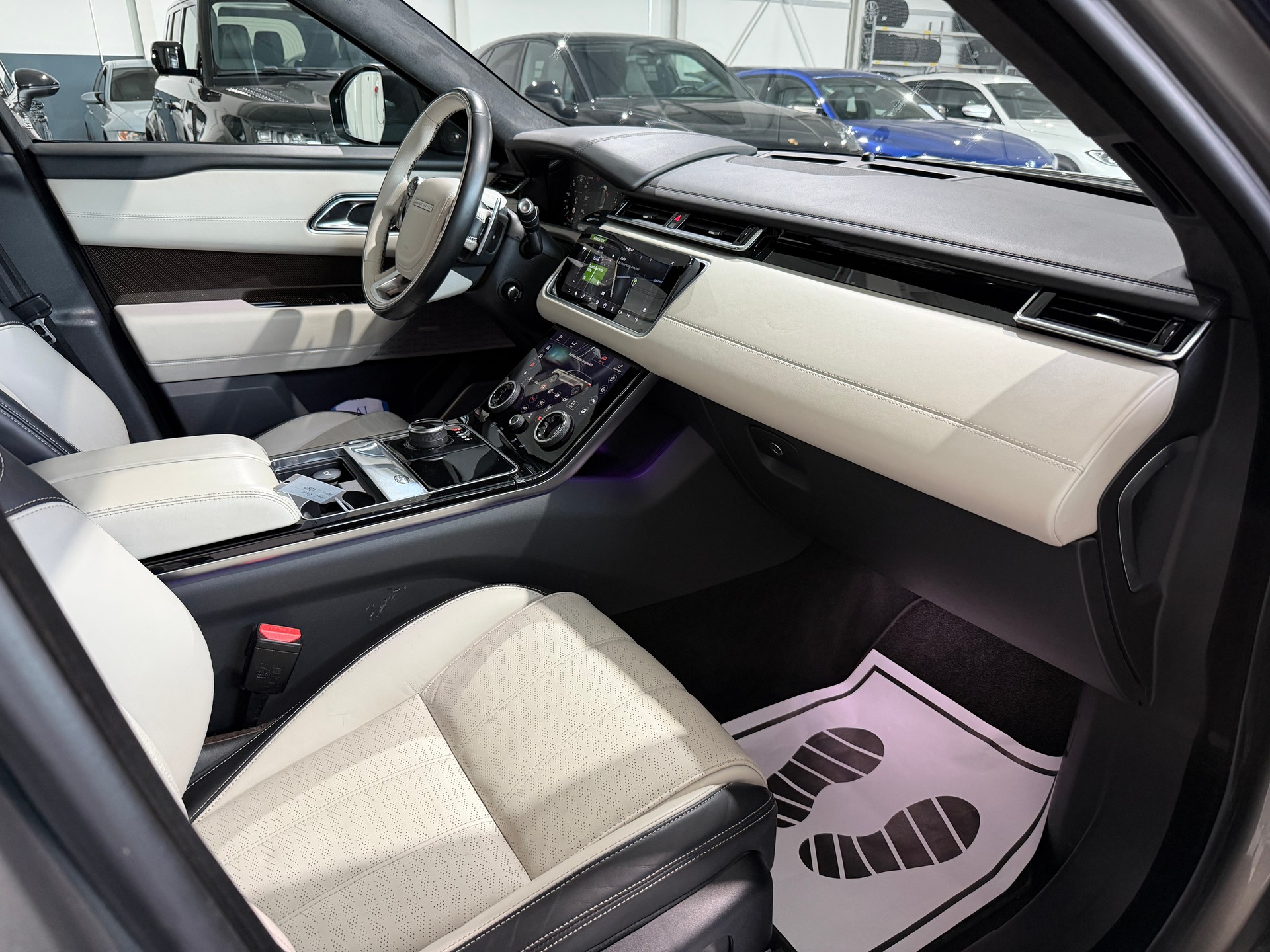 LAND ROVER Range Rover Velar R-Dynamic P 380 HSE Automatic-image-12