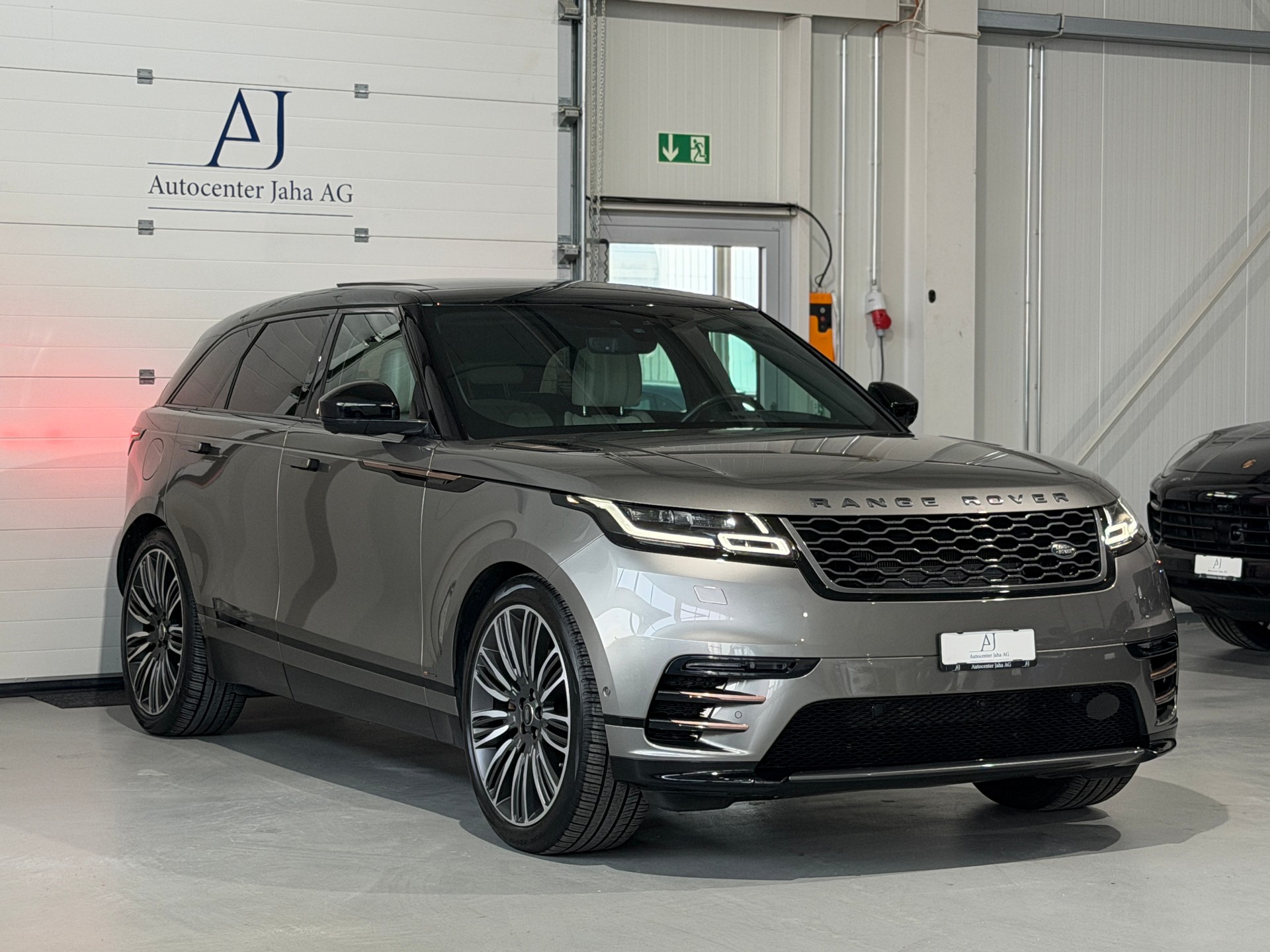 LAND ROVER Range Rover Velar R-Dynamic P 380 HSE Automatic-image-4