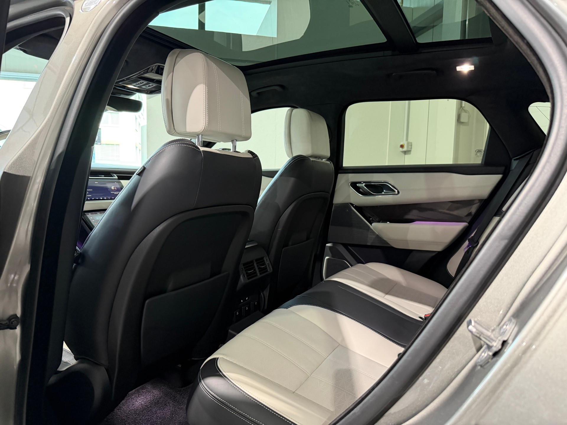 LAND ROVER Range Rover Velar R-Dynamic P 380 HSE Automatic-image-9