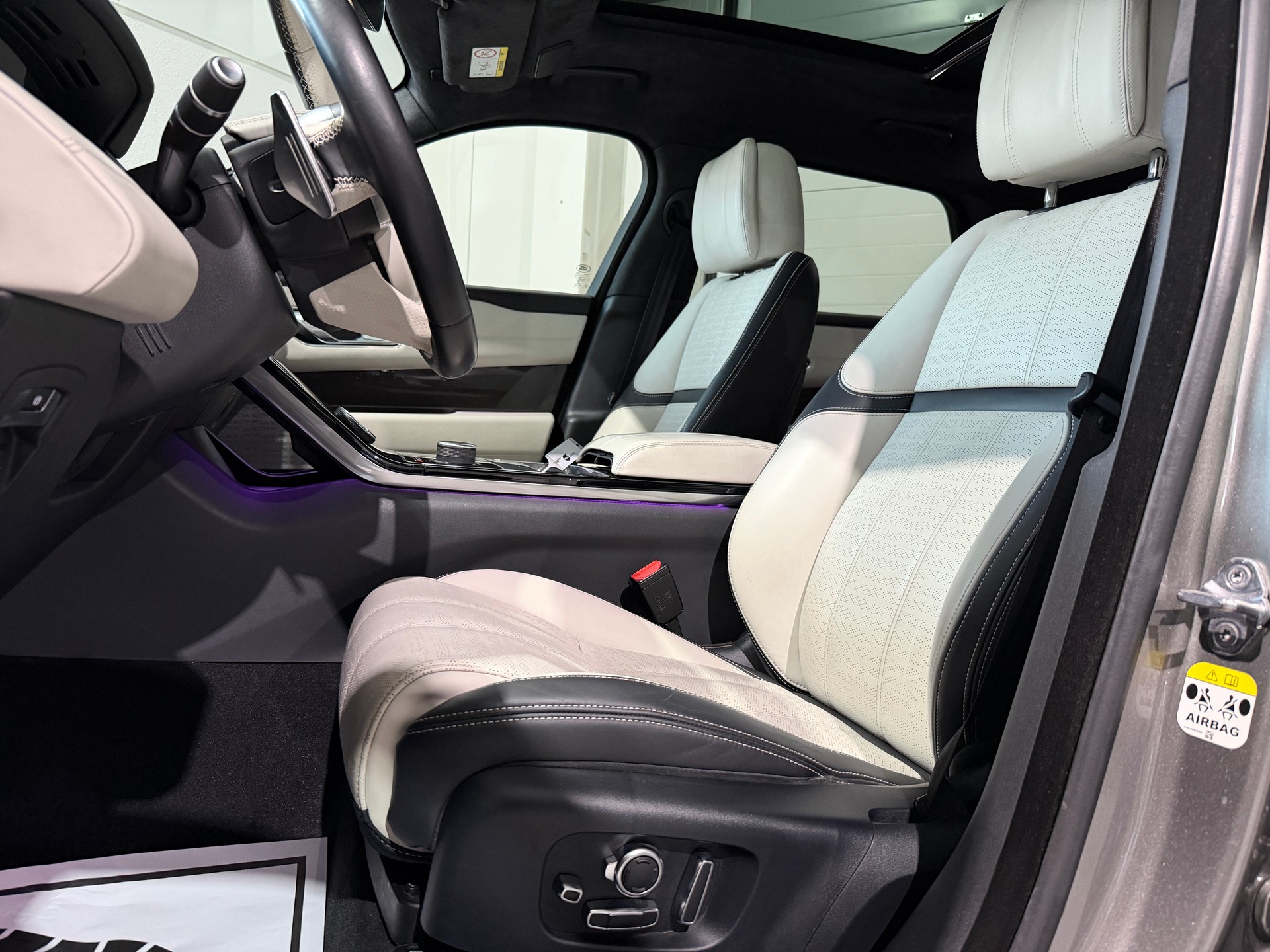 LAND ROVER Range Rover Velar R-Dynamic P 380 HSE Automatic-image-6