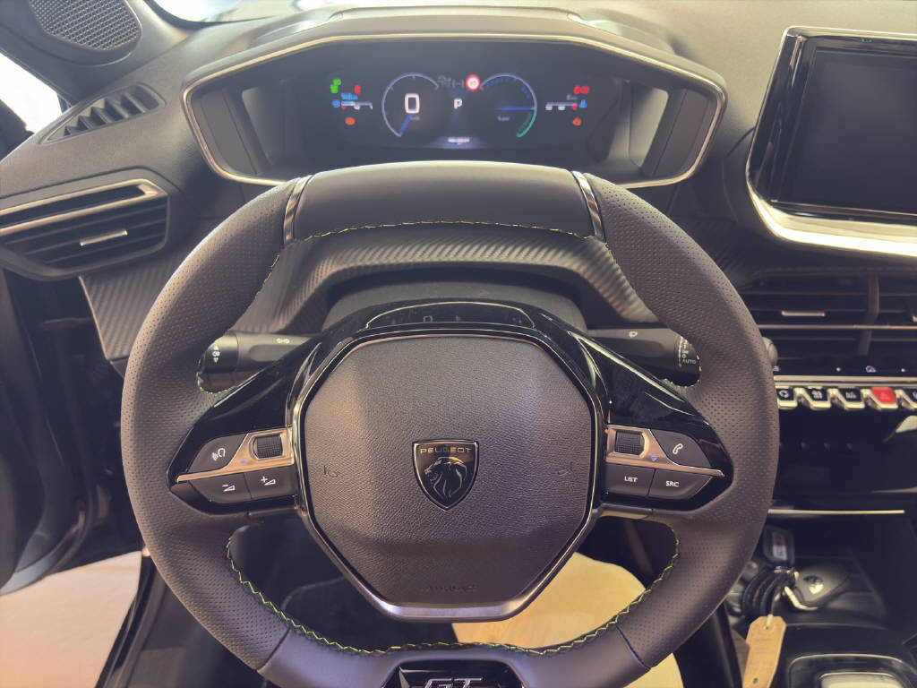 PEUGEOT 208 1.2 Hybrid 145 GT-image-5