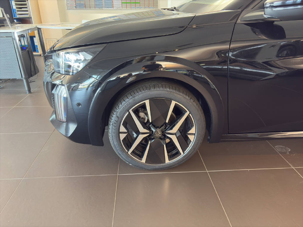 PEUGEOT 208 1.2 Hybrid 145 GT-image-9