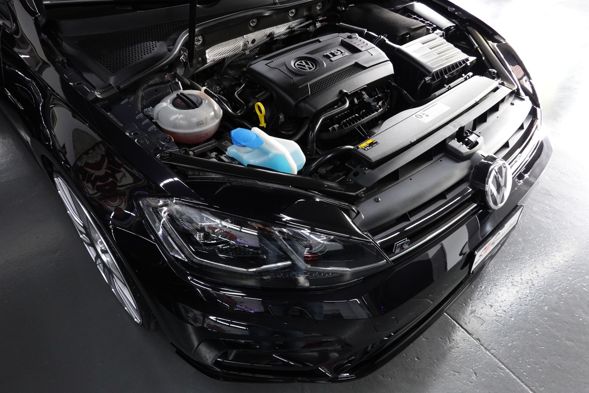 VW GOLF 2.0 TSI R 4-MOTION DSG CH-FZ // REMUS // 20"O.Z // 310PS // BLACK ON TOP R-image-4