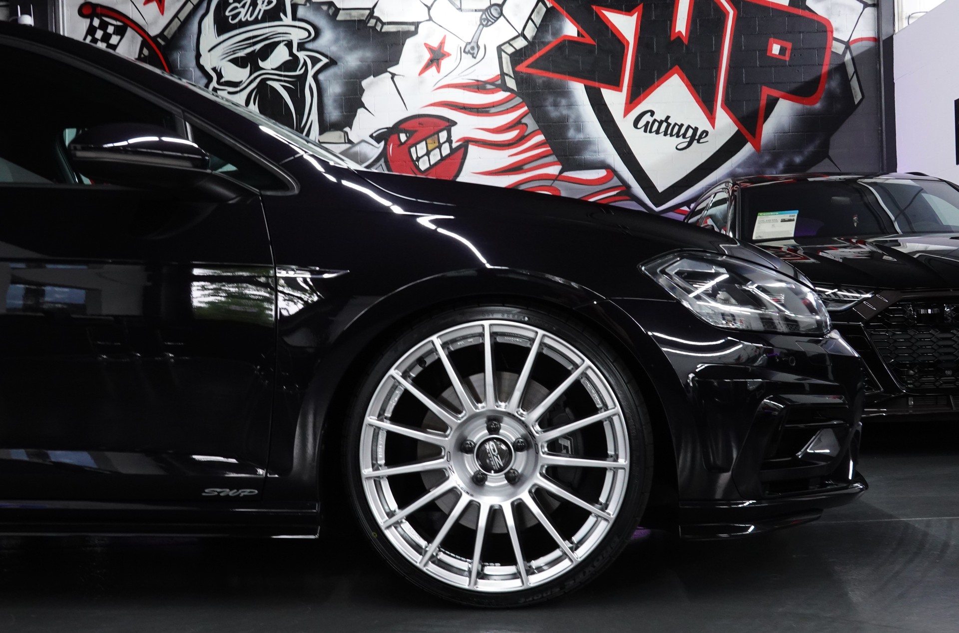 VW GOLF 2.0 TSI R 4-MOTION DSG CH-FZ // REMUS // 20"O.Z // 310PS // BLACK ON TOP R-image-17