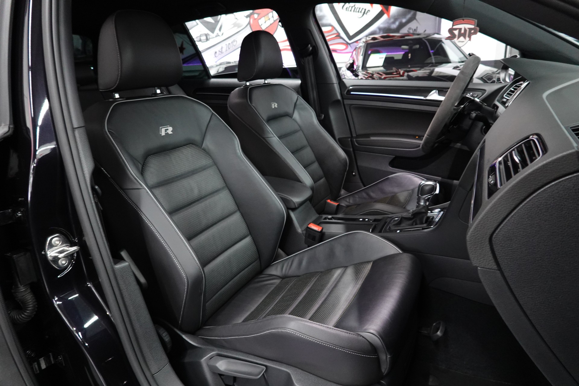 VW GOLF 2.0 TSI R 4-MOTION DSG CH-FZ // REMUS // 20"O.Z // 310PS // BLACK ON TOP R-image-36