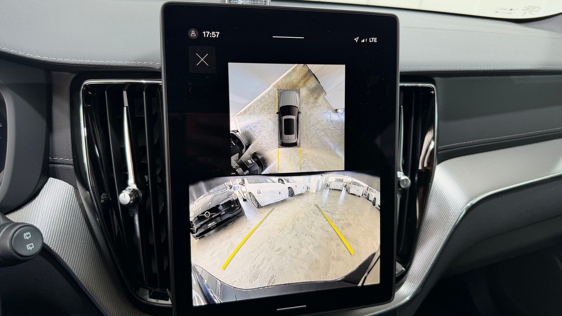 VOLVO XC60 2.0 T6 TE Black Edition e-image-8