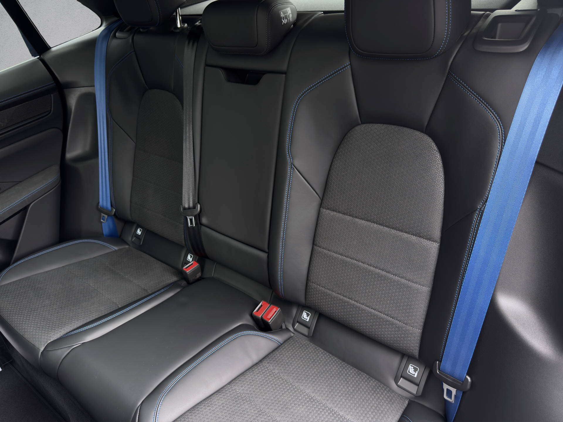 PORSCHE Macan GTS-image-14