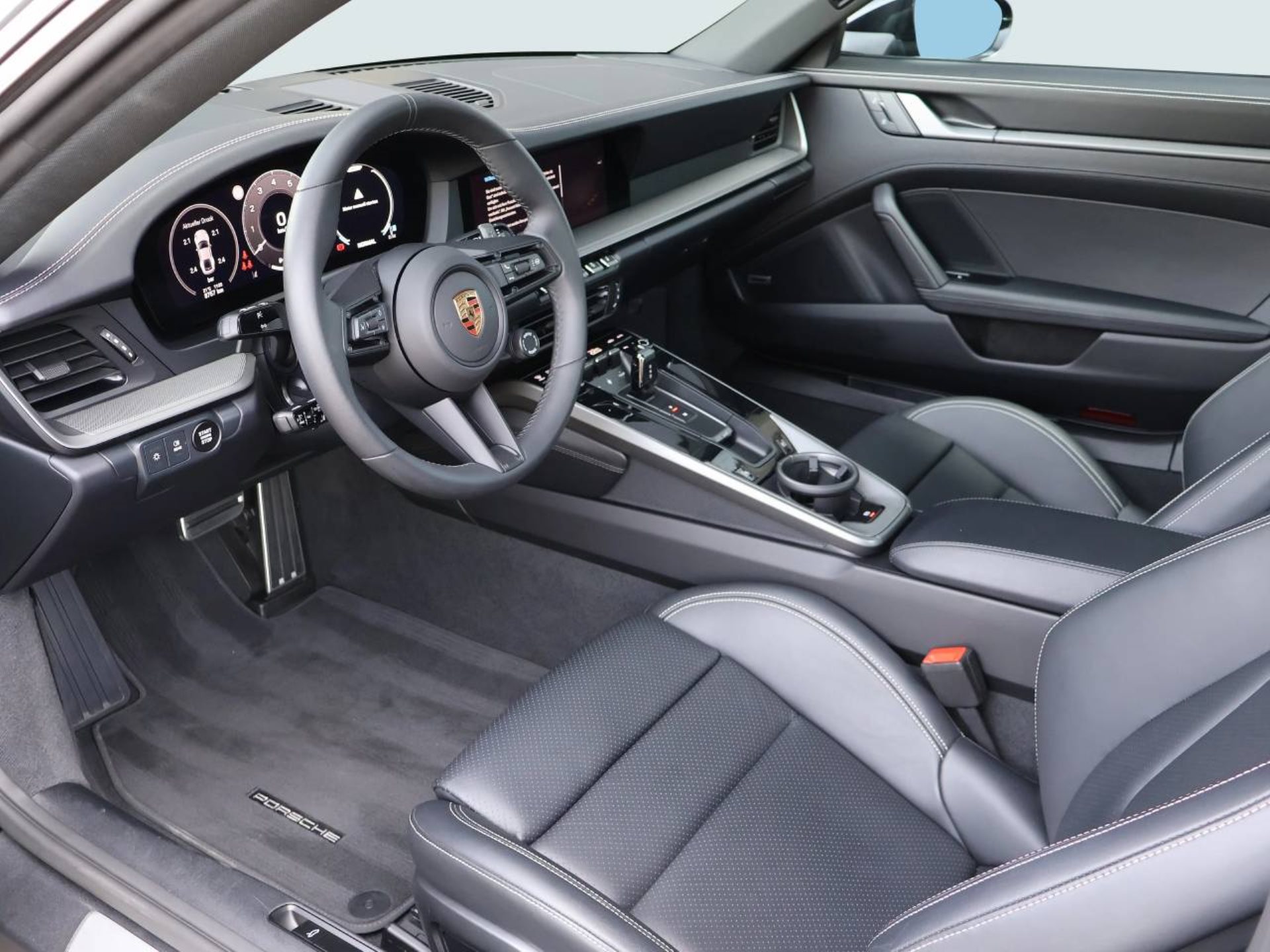 PORSCHE 911 Carrera-showroom-element-3