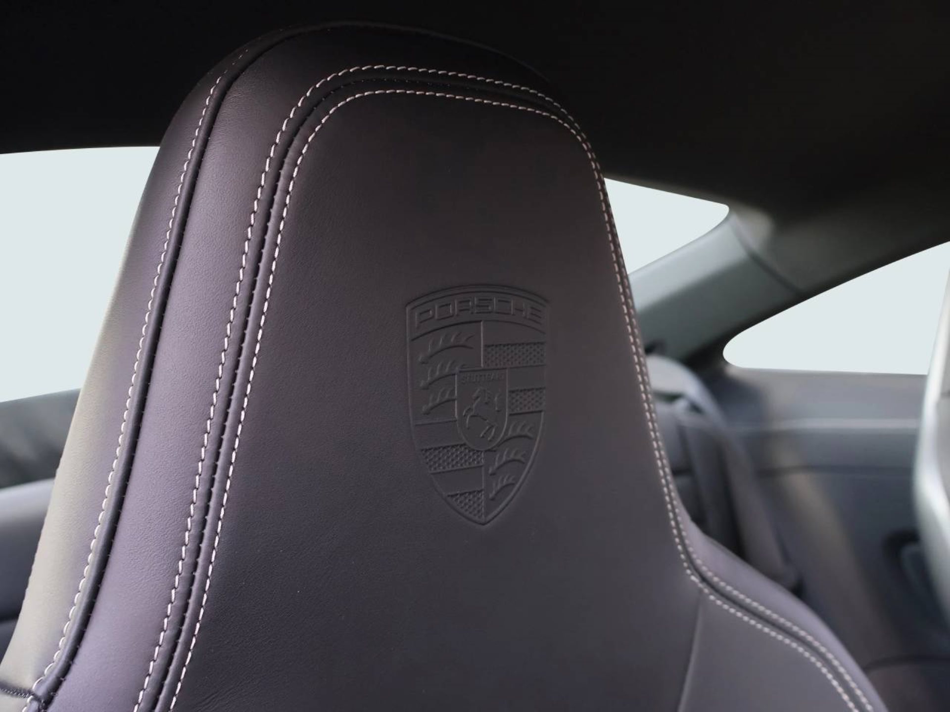 PORSCHE 911 Carrera-image-27