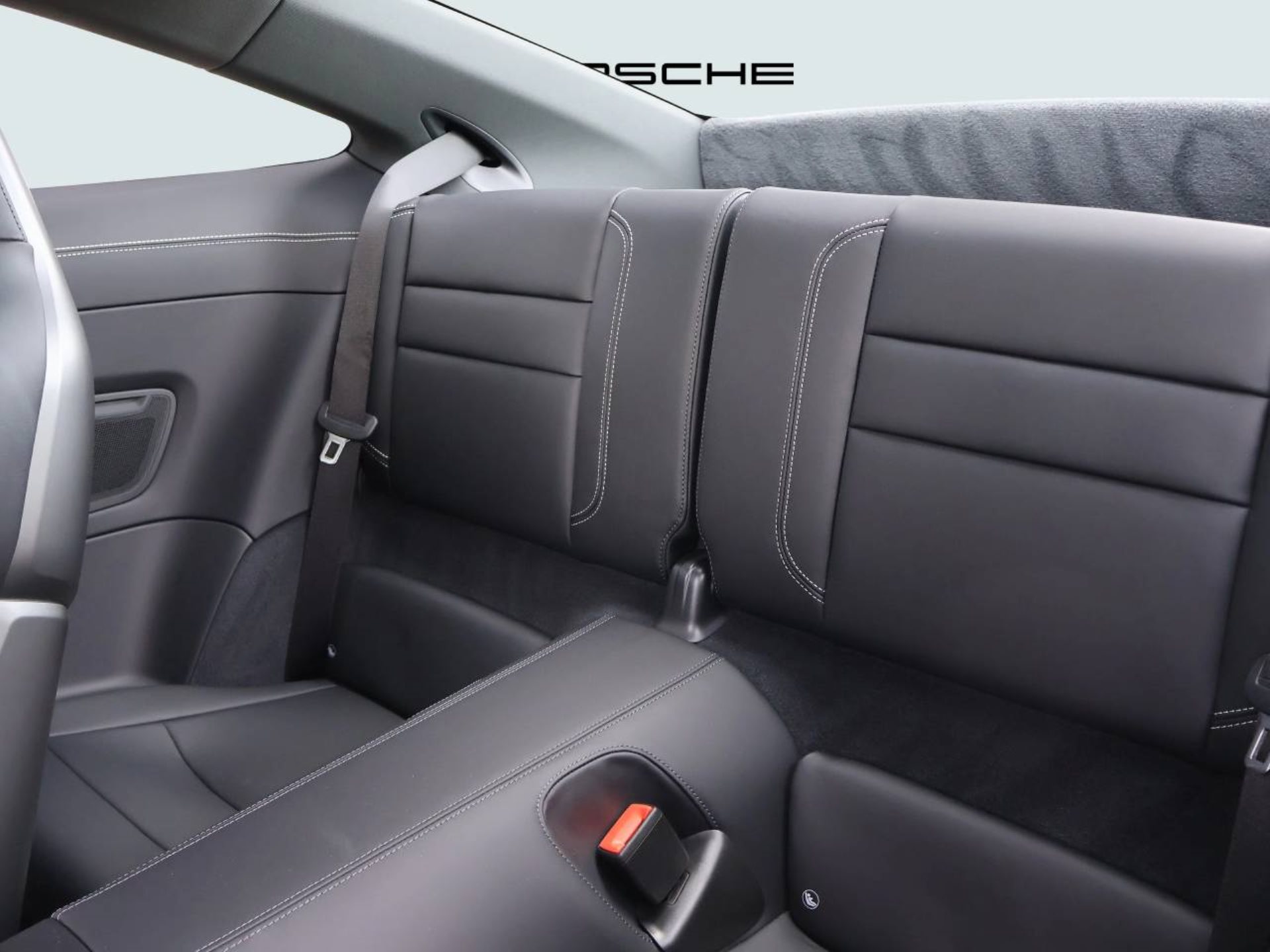 PORSCHE 911 Carrera-image-12