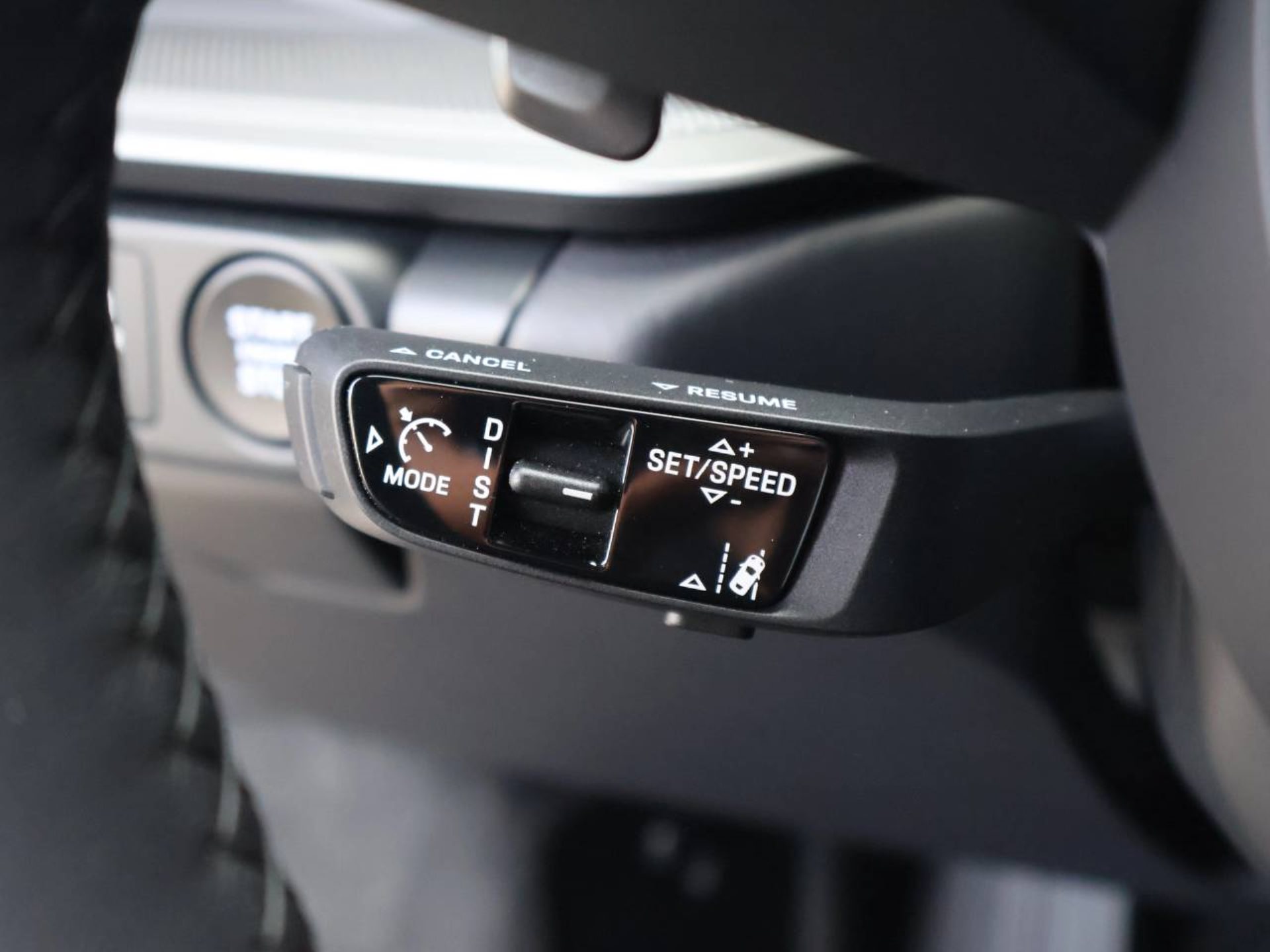 PORSCHE 911 Carrera-image-21