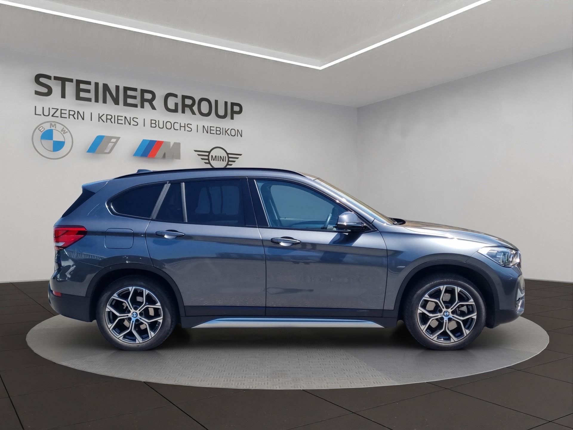 BMW X1 xDrive 25e xLine Steptronic-showroom-element-3