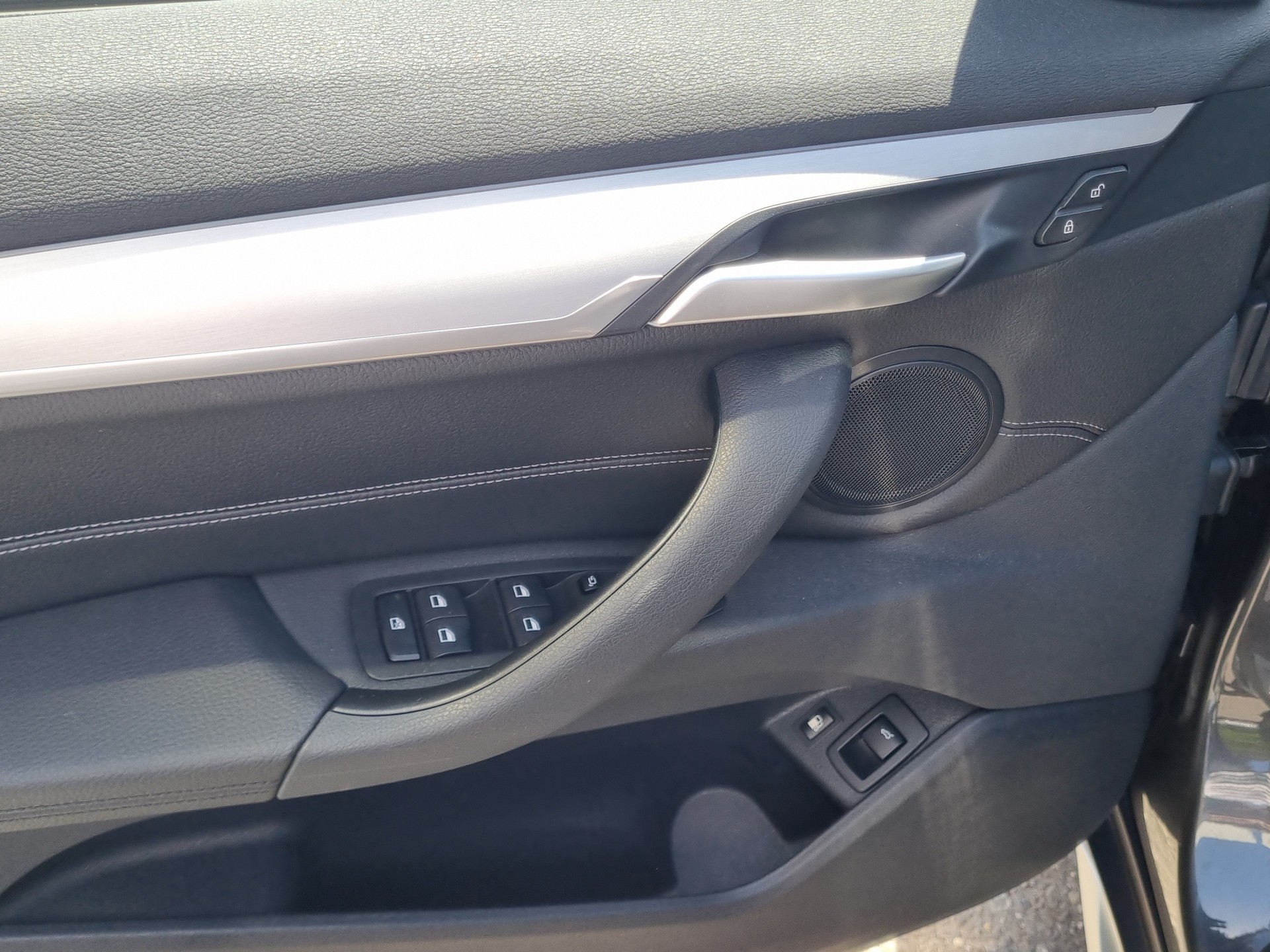 BMW X1 xDrive 25e xLine Steptronic-image-11