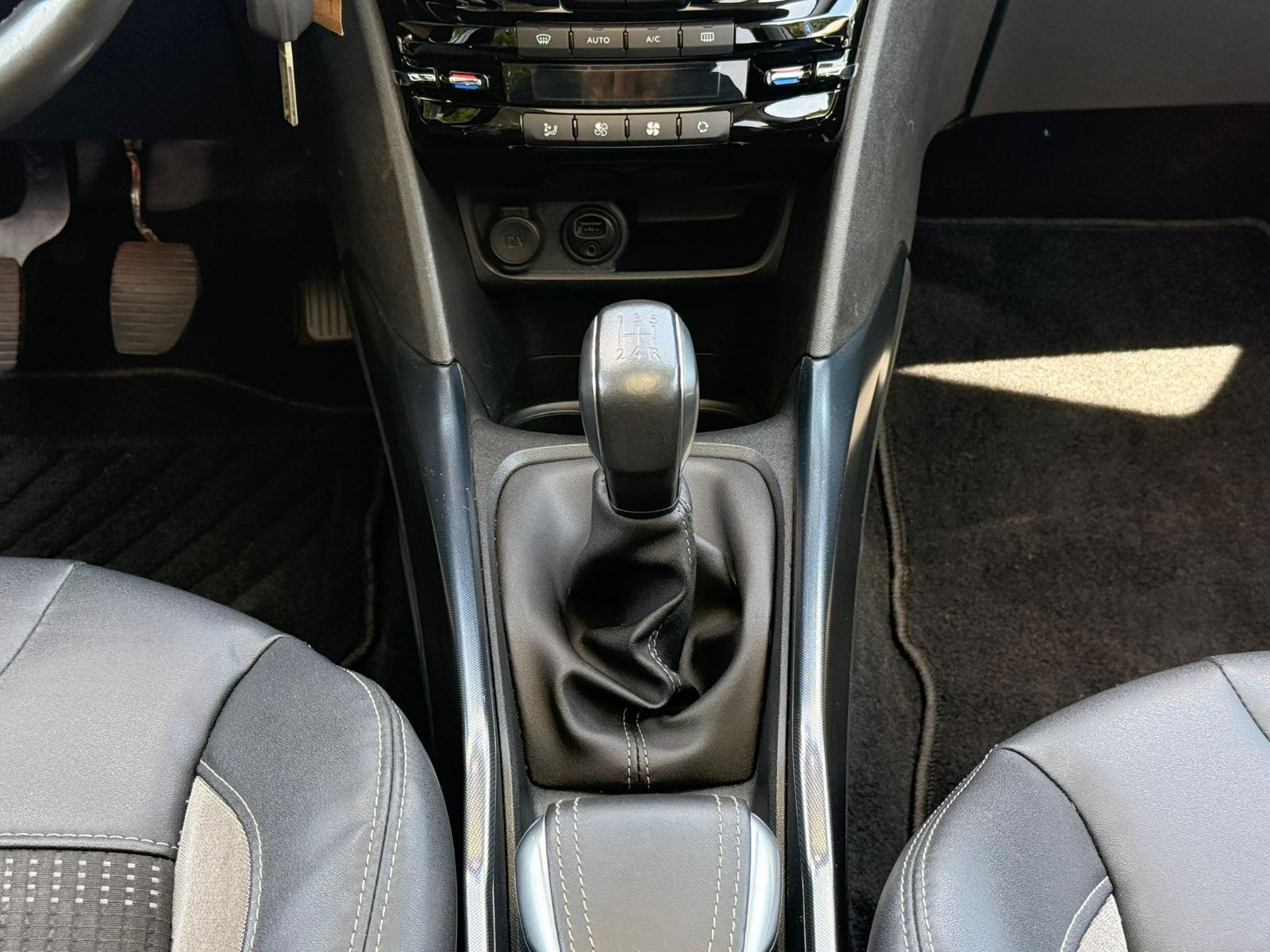 PEUGEOT 2008 1.6 VTI Active-image-23