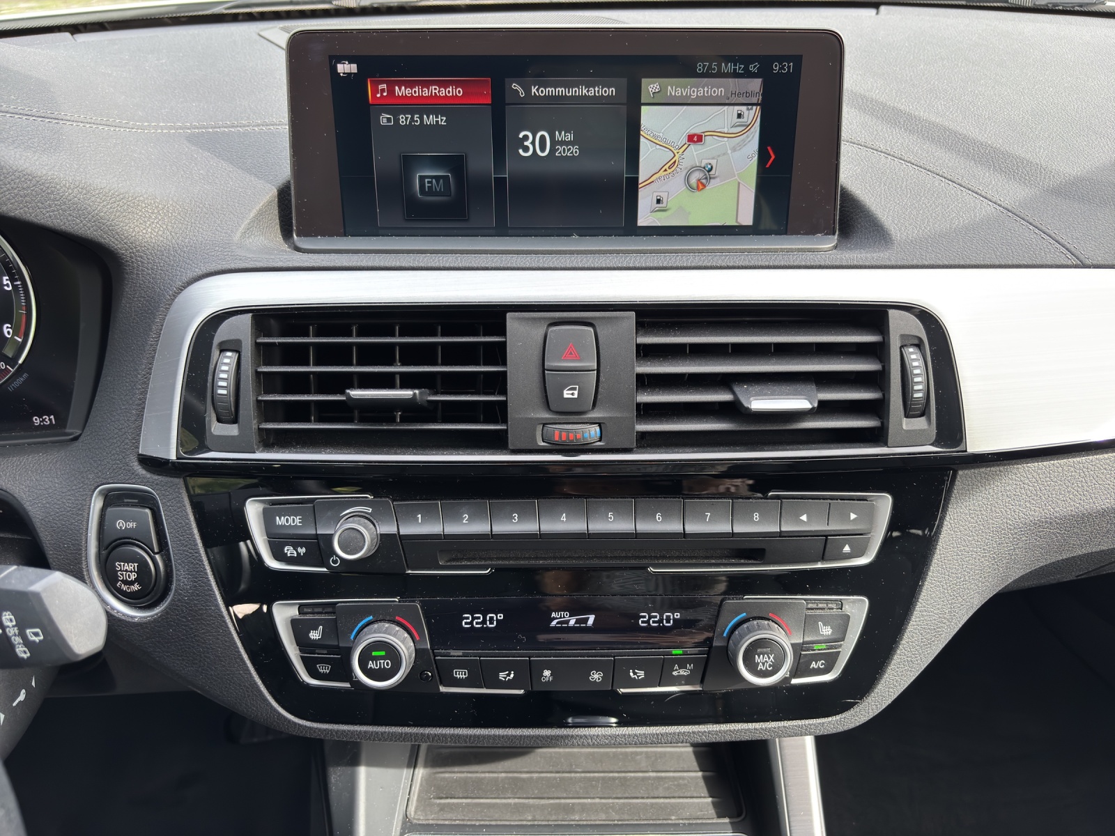 BMW 120d xDrive EDITION SPORT LINE-image-12
